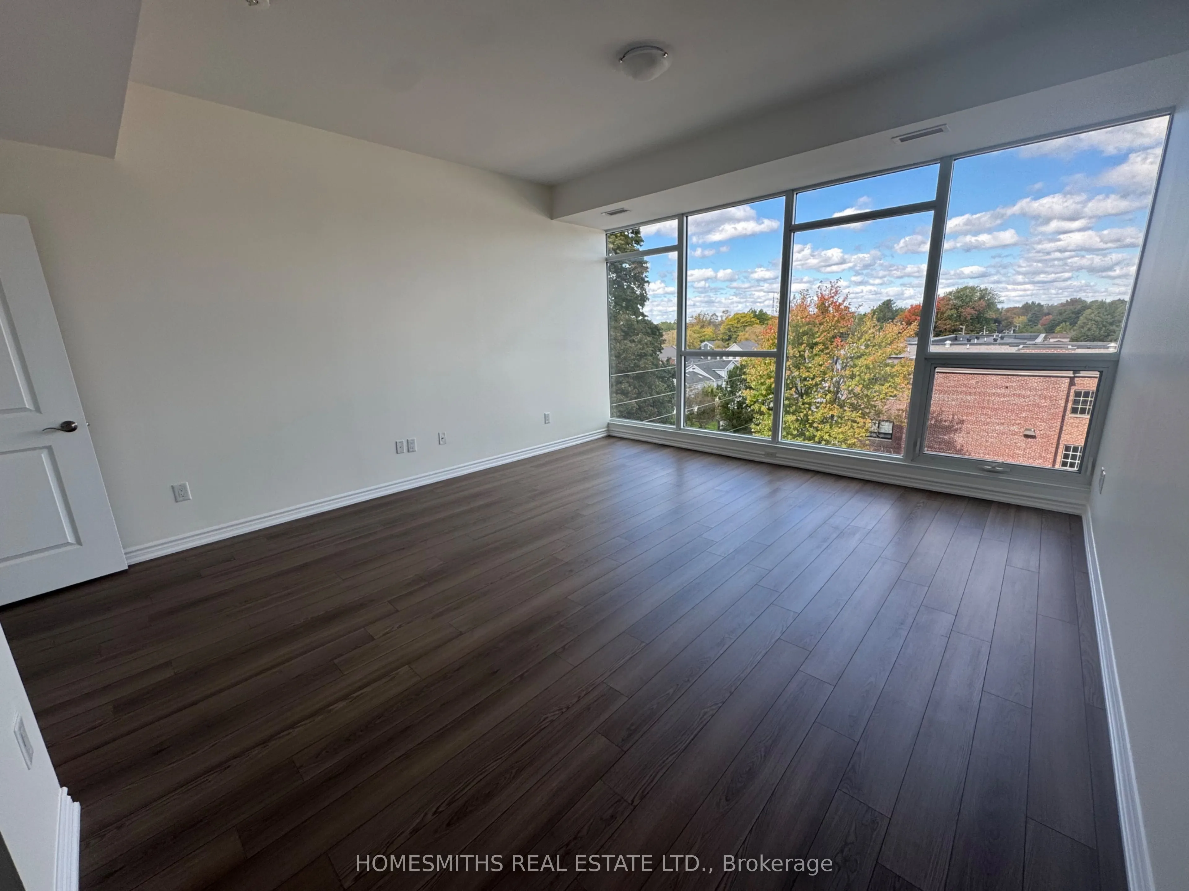 109 King Avenue E, #401