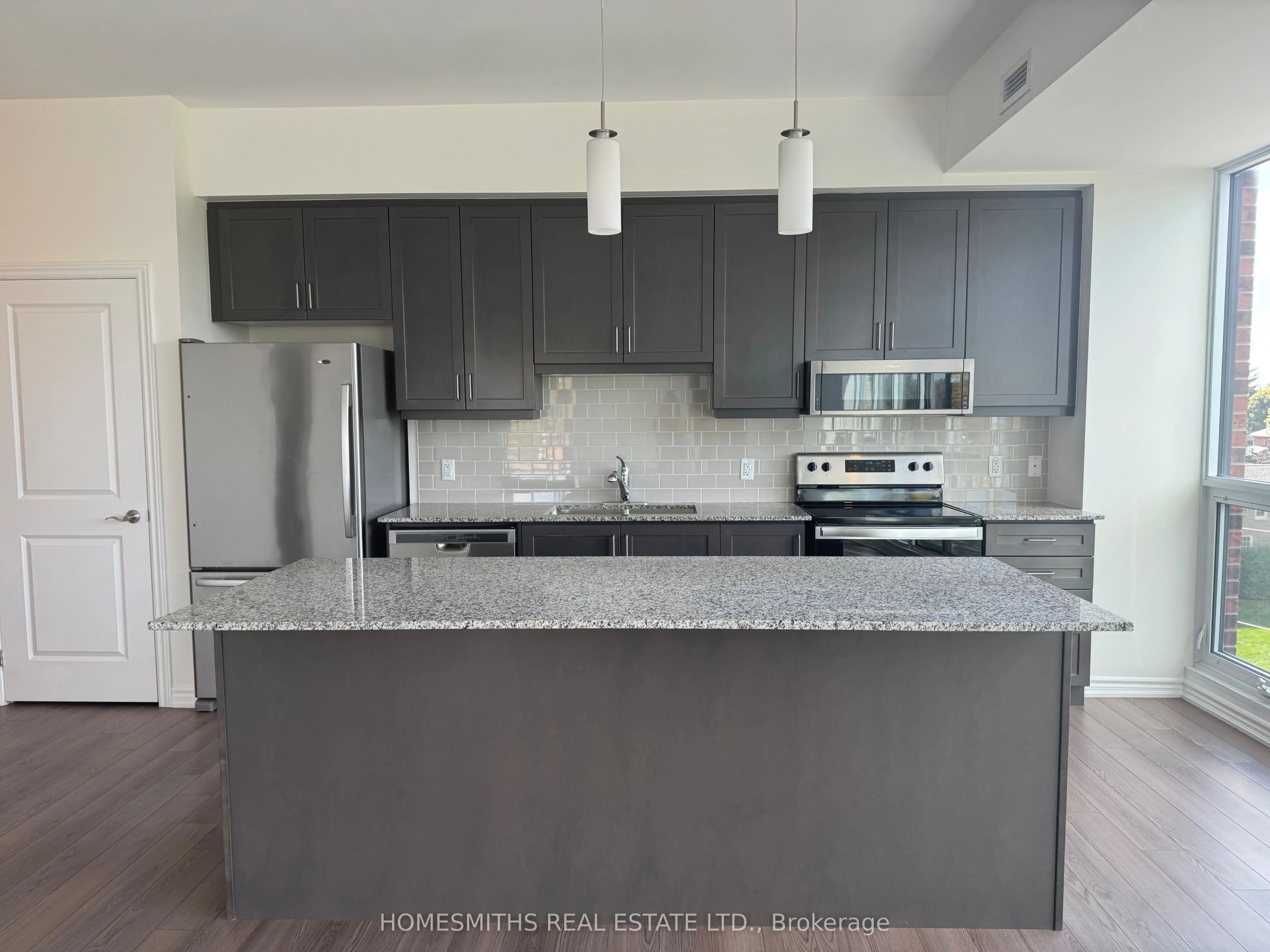 109 King Avenue E, #401