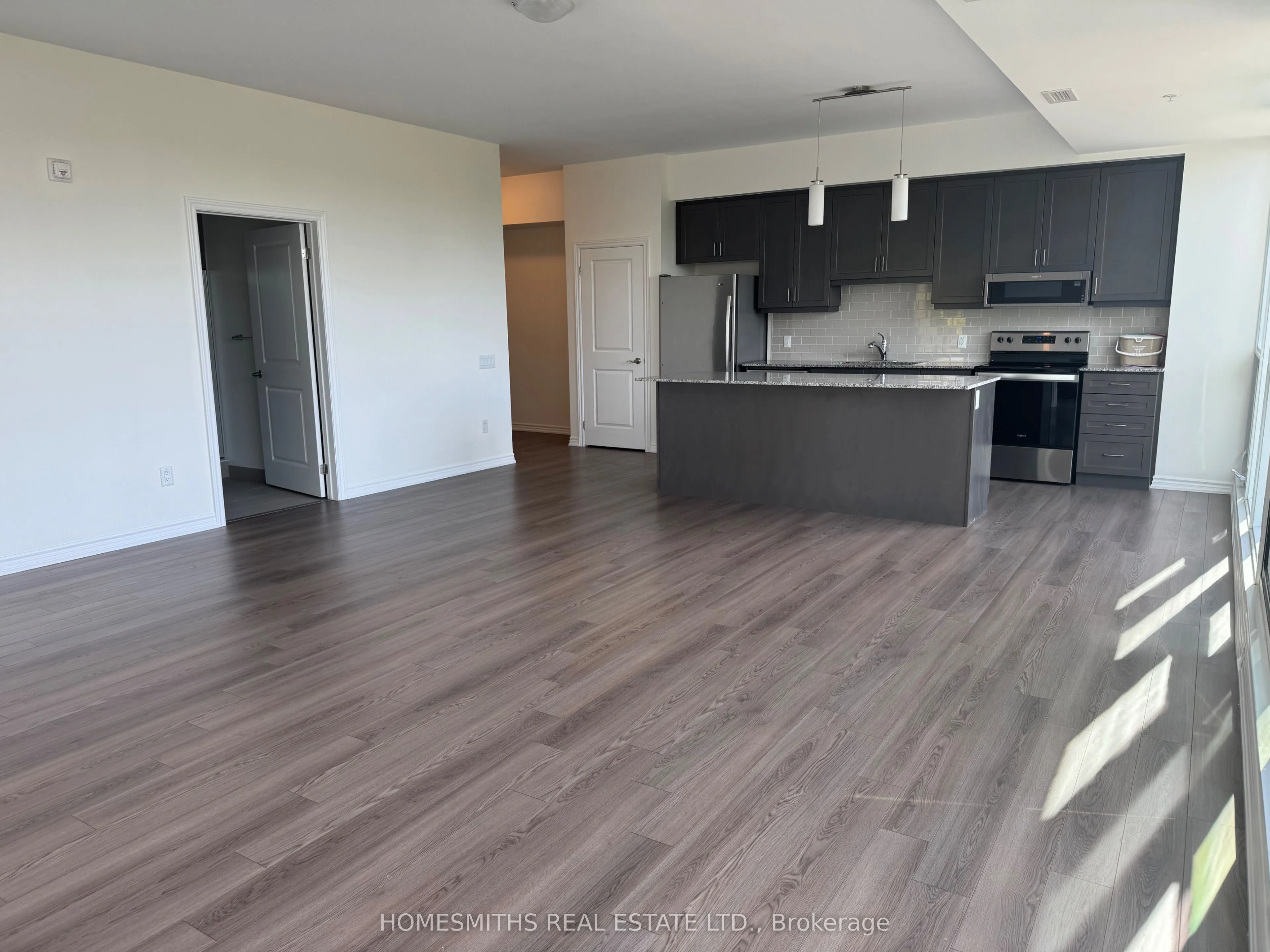 109 King Avenue E, #401
