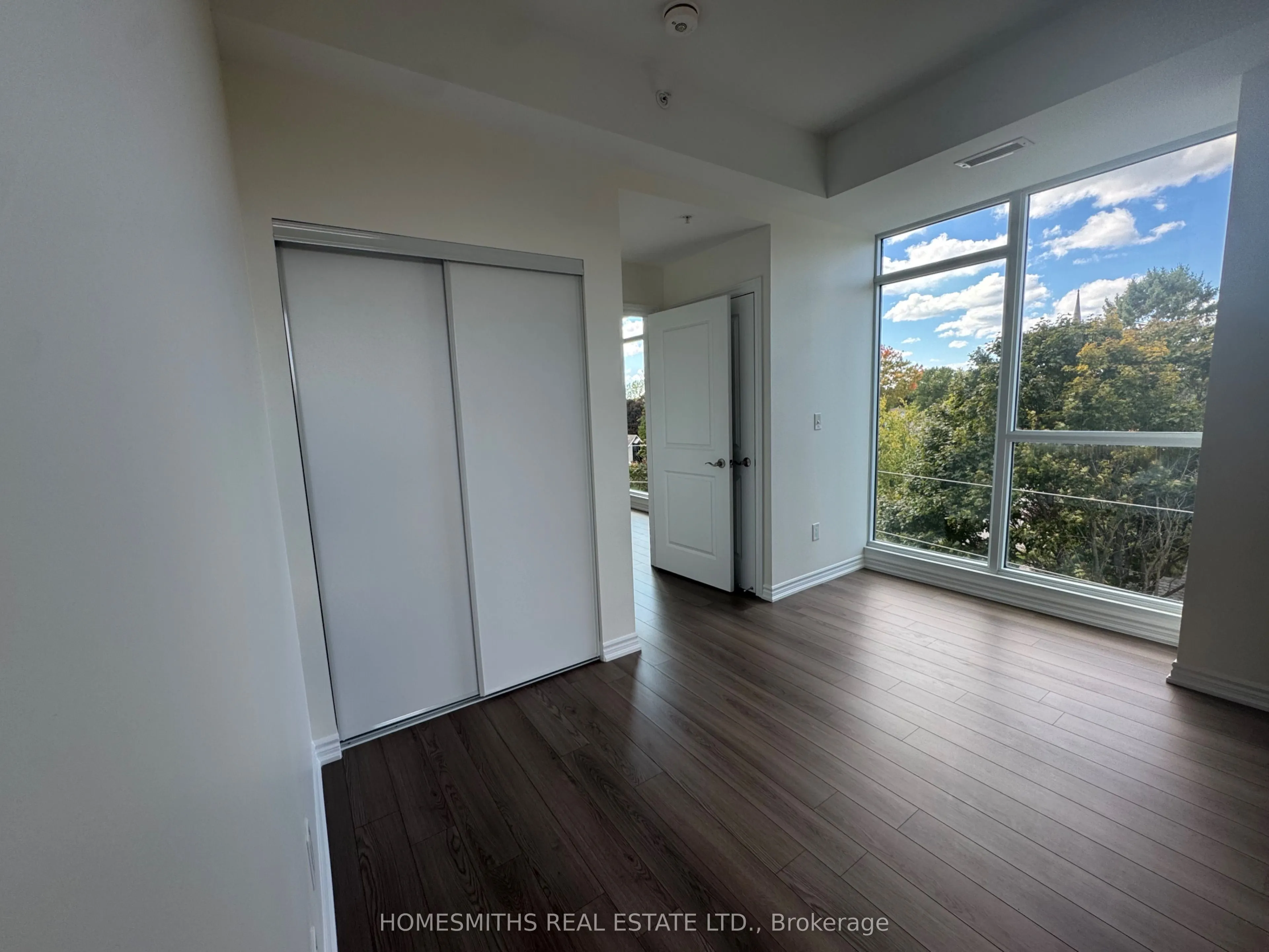 109 King Avenue E, #401