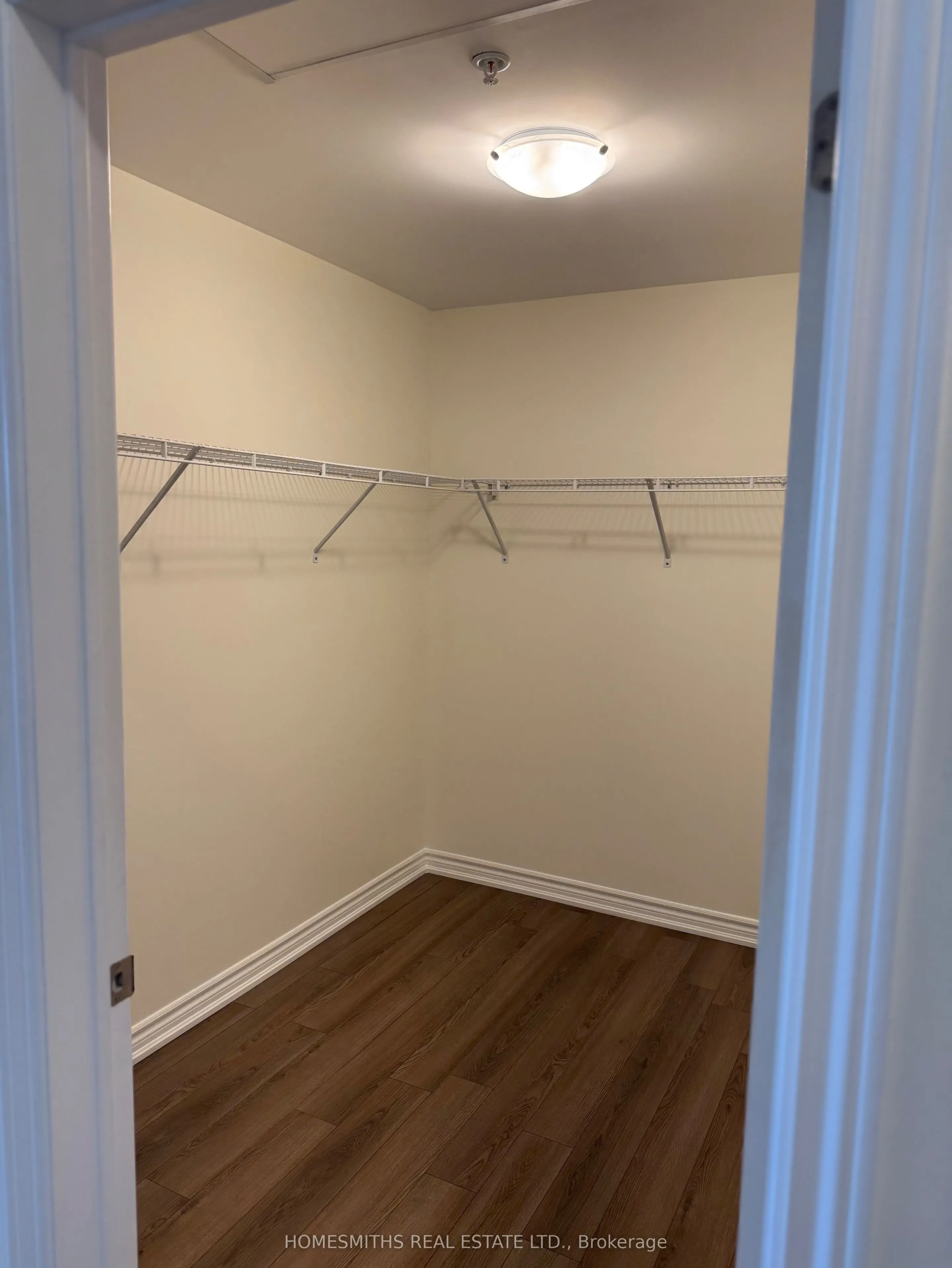 109 King Avenue E, #401