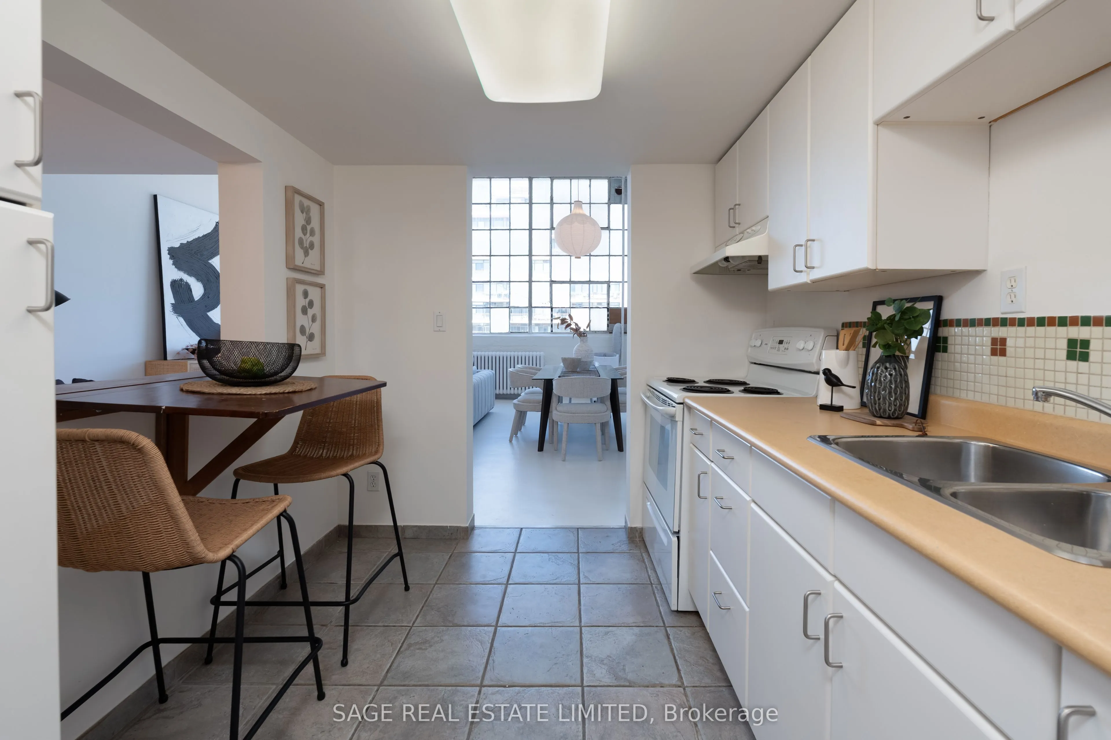 245 Carlaw Avenue, #403