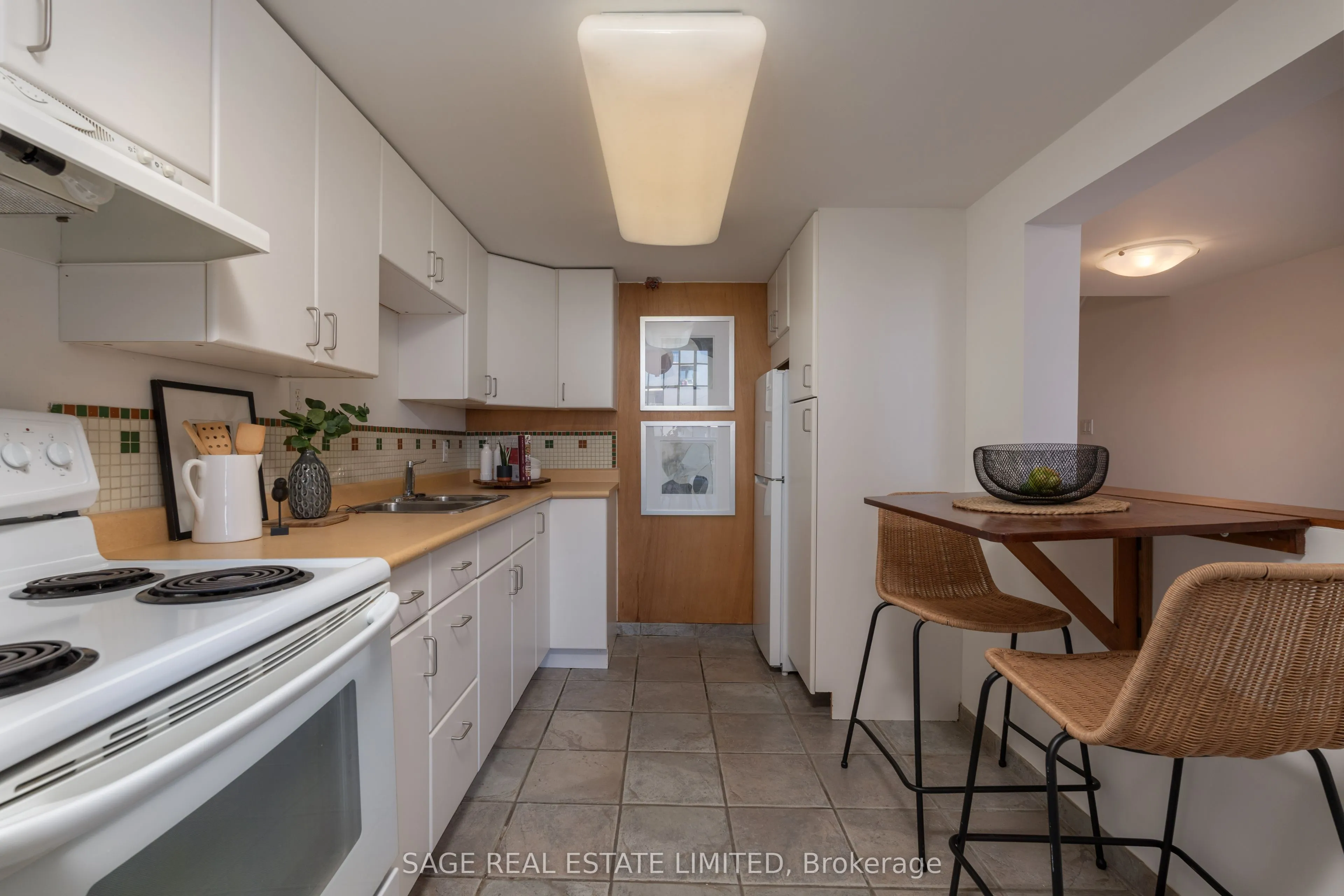 245 Carlaw Avenue, #403