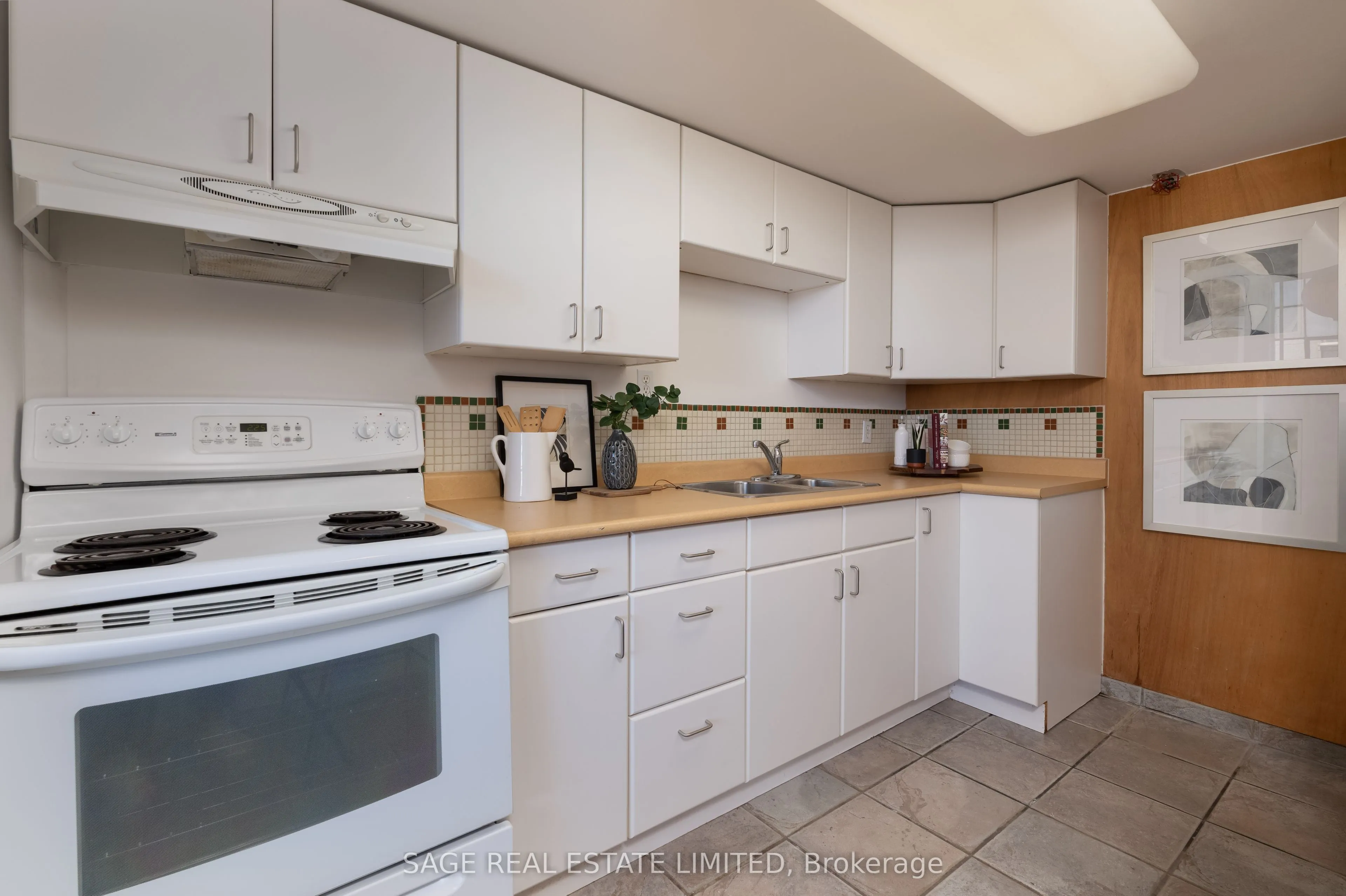 245 Carlaw Avenue, #403