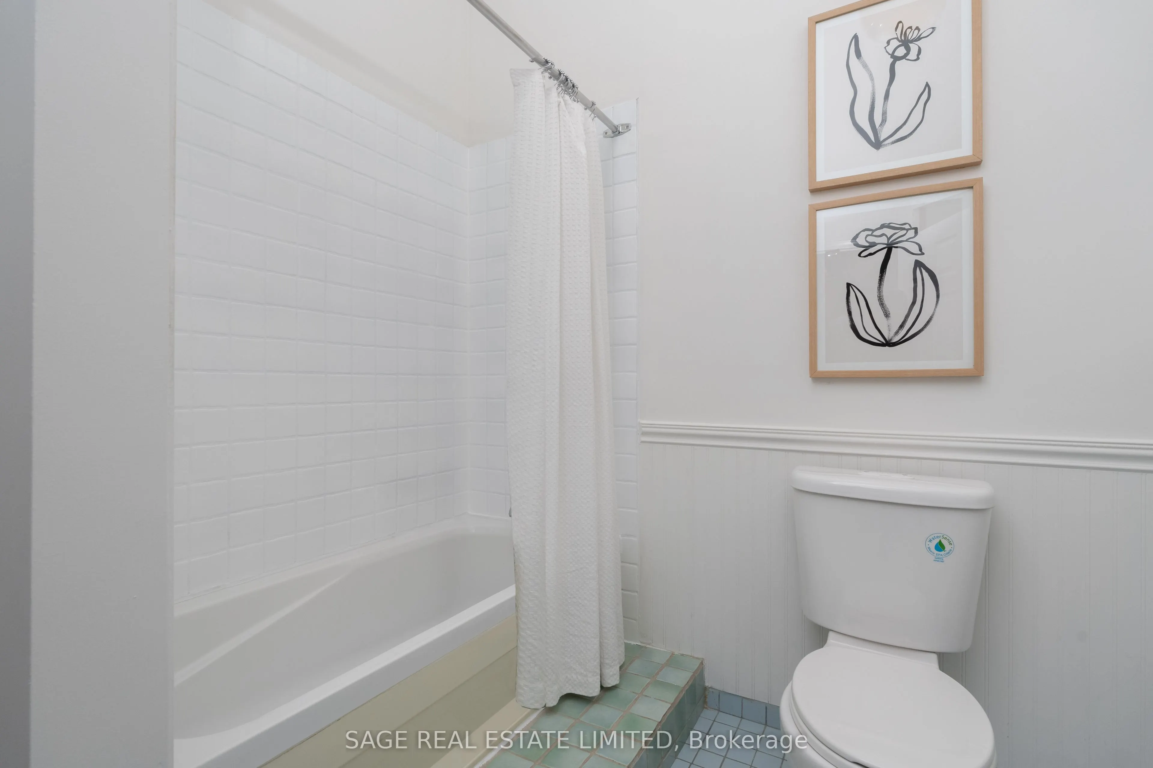 245 Carlaw Avenue, #403