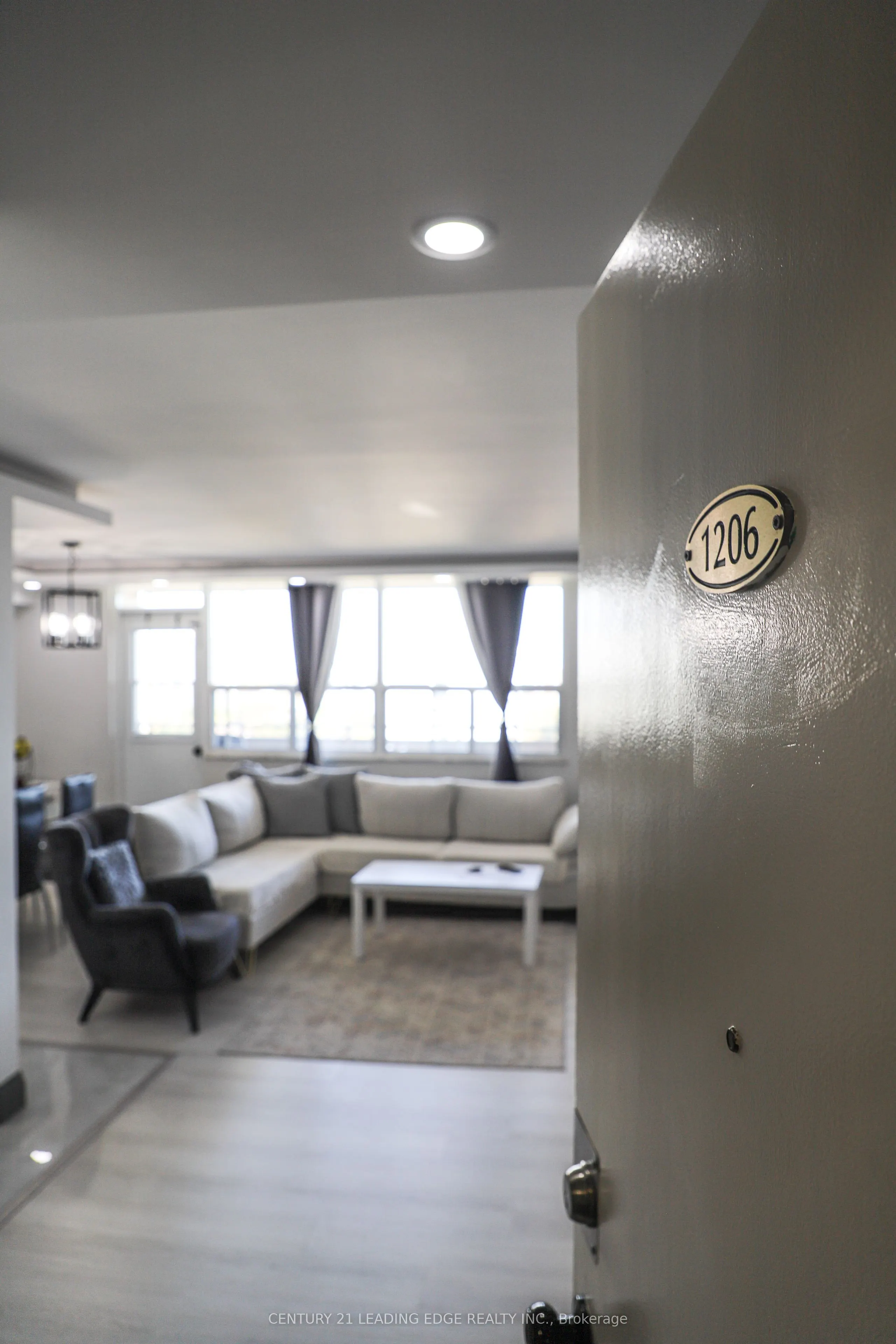 2550 Pharmacy Avenue, #1206