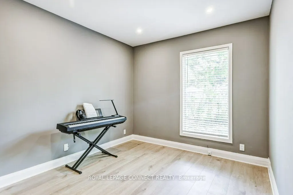 70 Dunstall Crescent