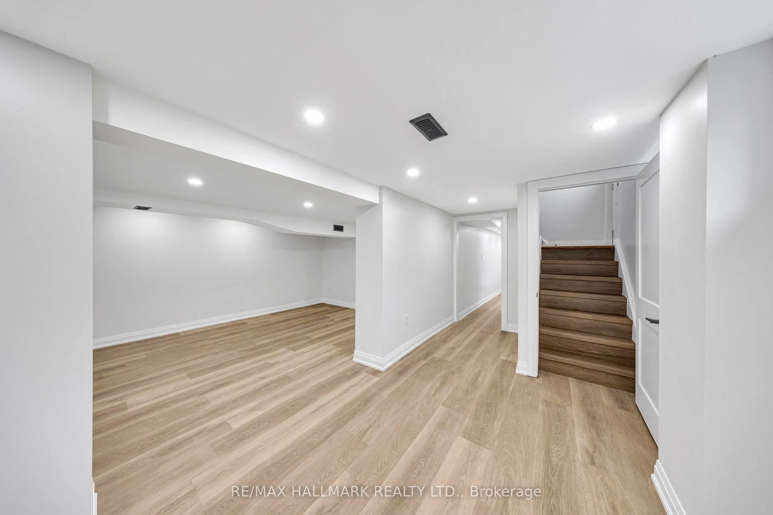 28 Huddleston Court