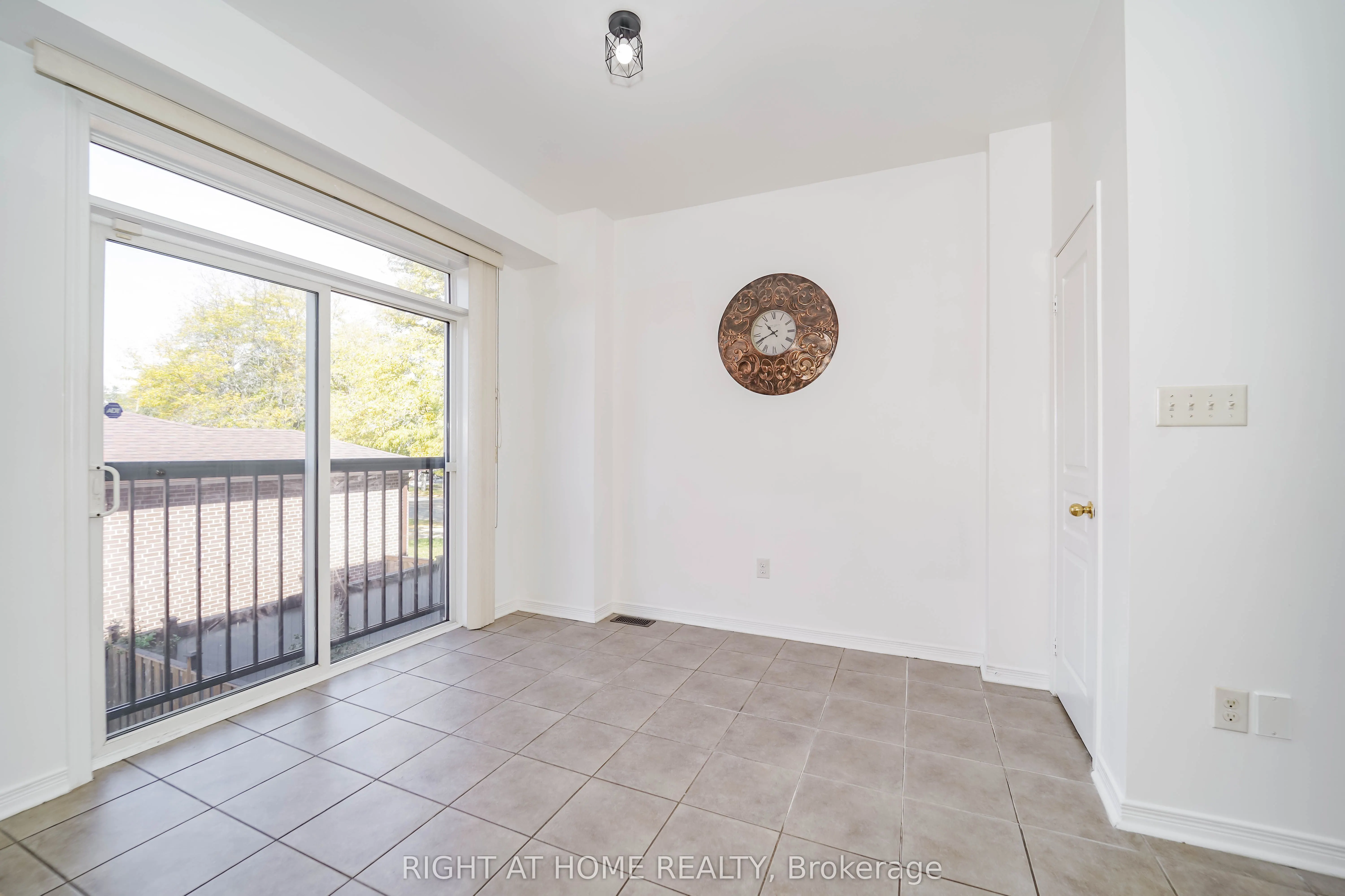 48 Curran Hall Crescent