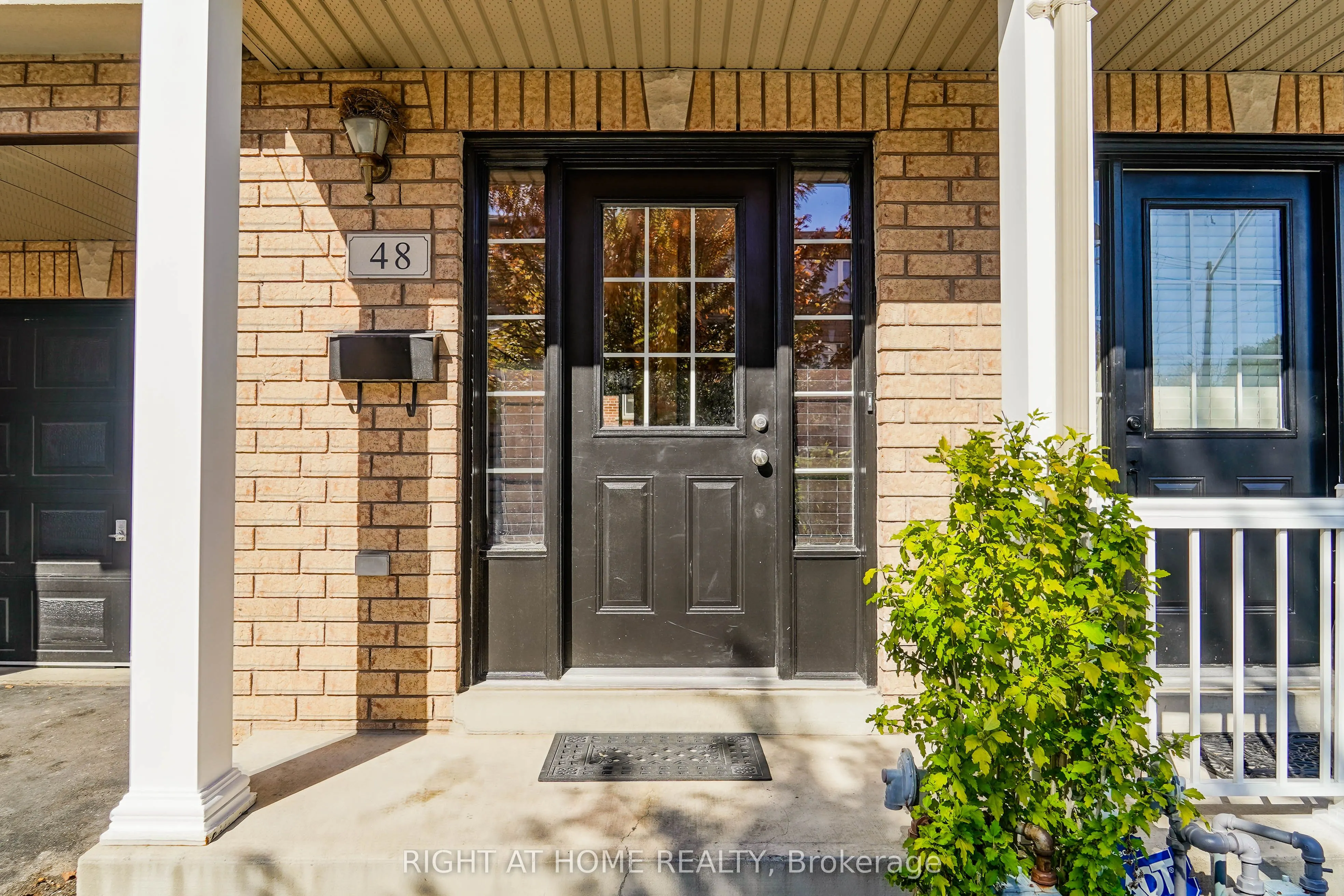 48 Curran Hall Crescent