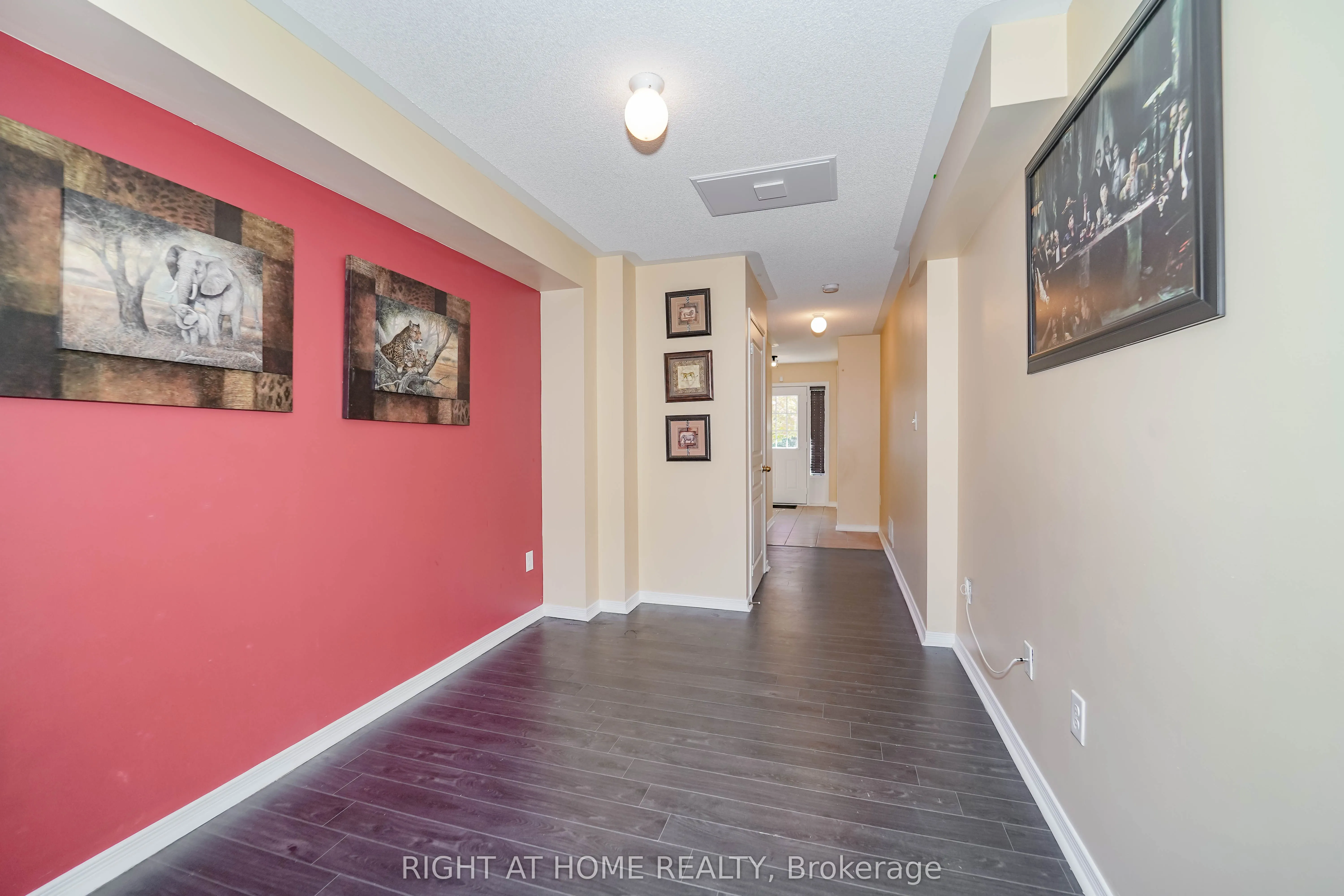 48 Curran Hall Crescent