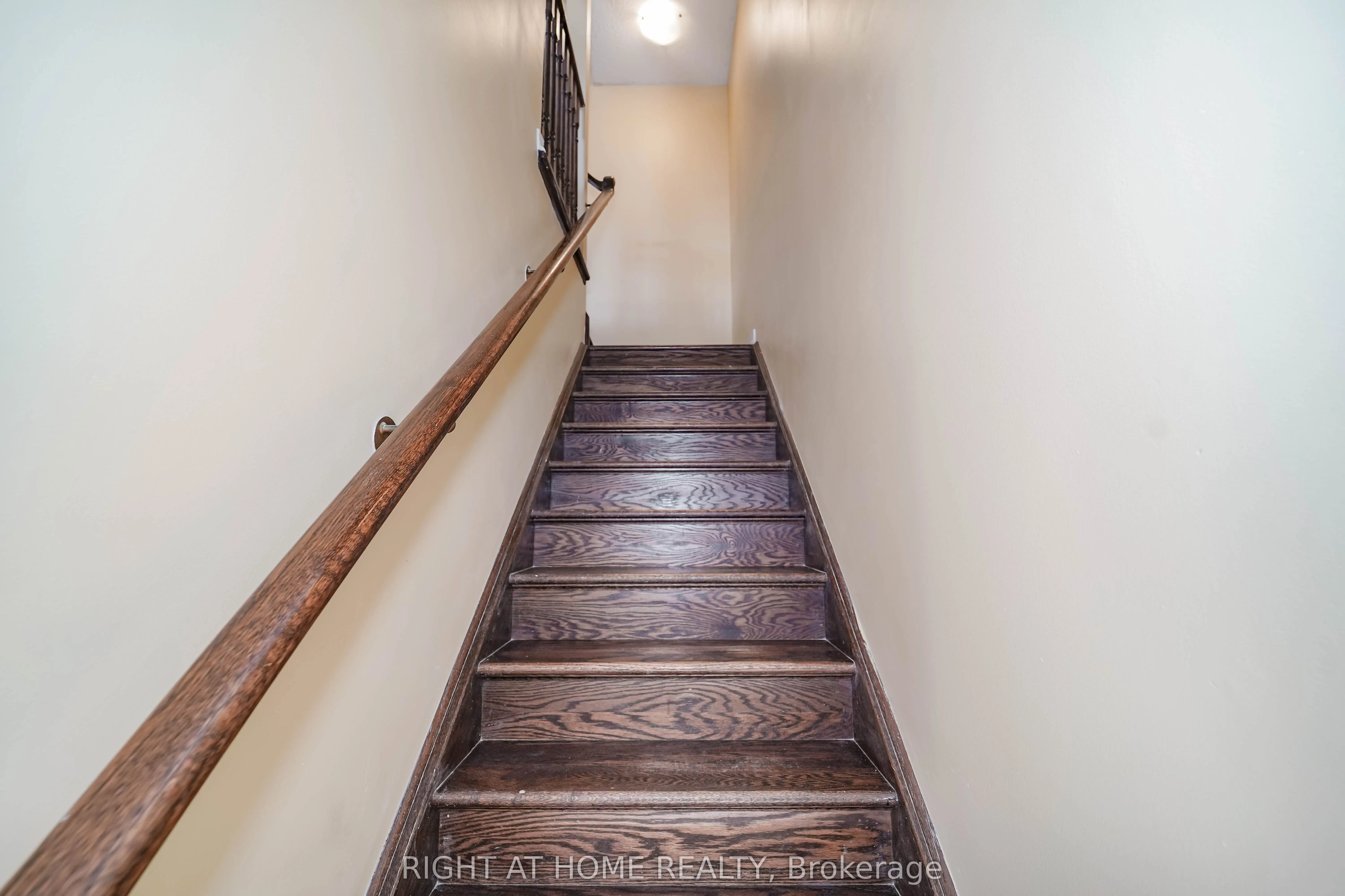 48 Curran Hall Crescent
