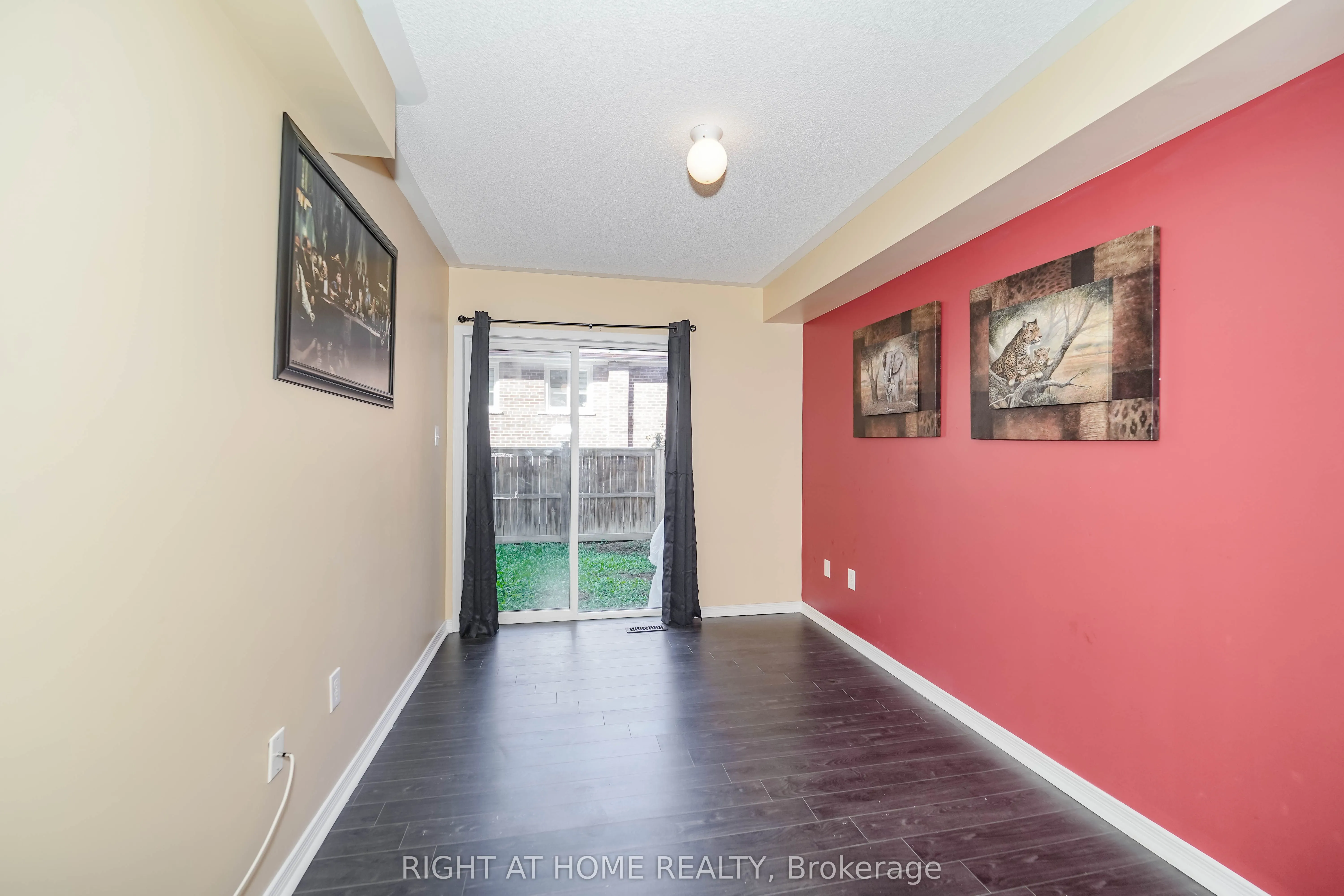 48 Curran Hall Crescent