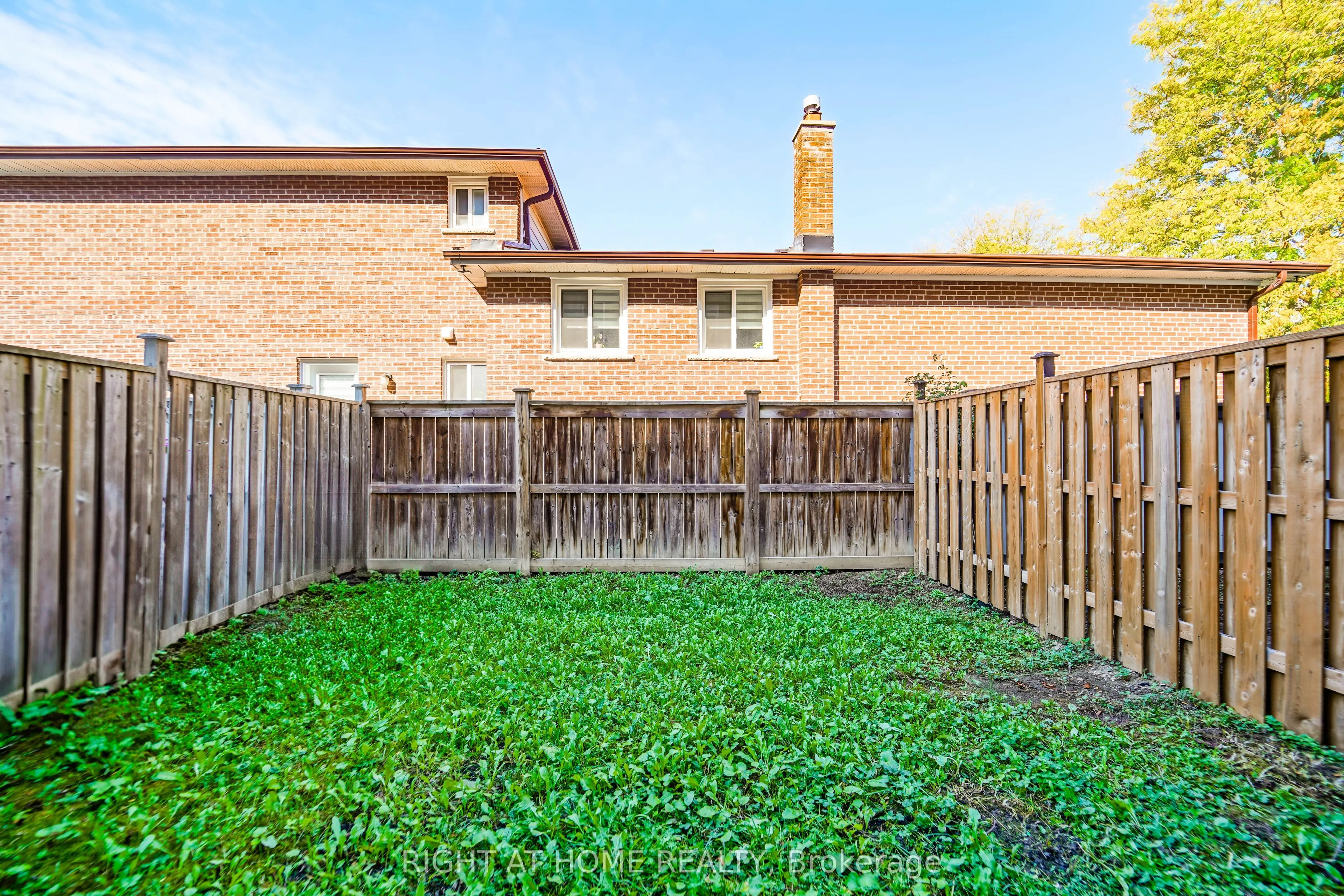 48 Curran Hall Crescent