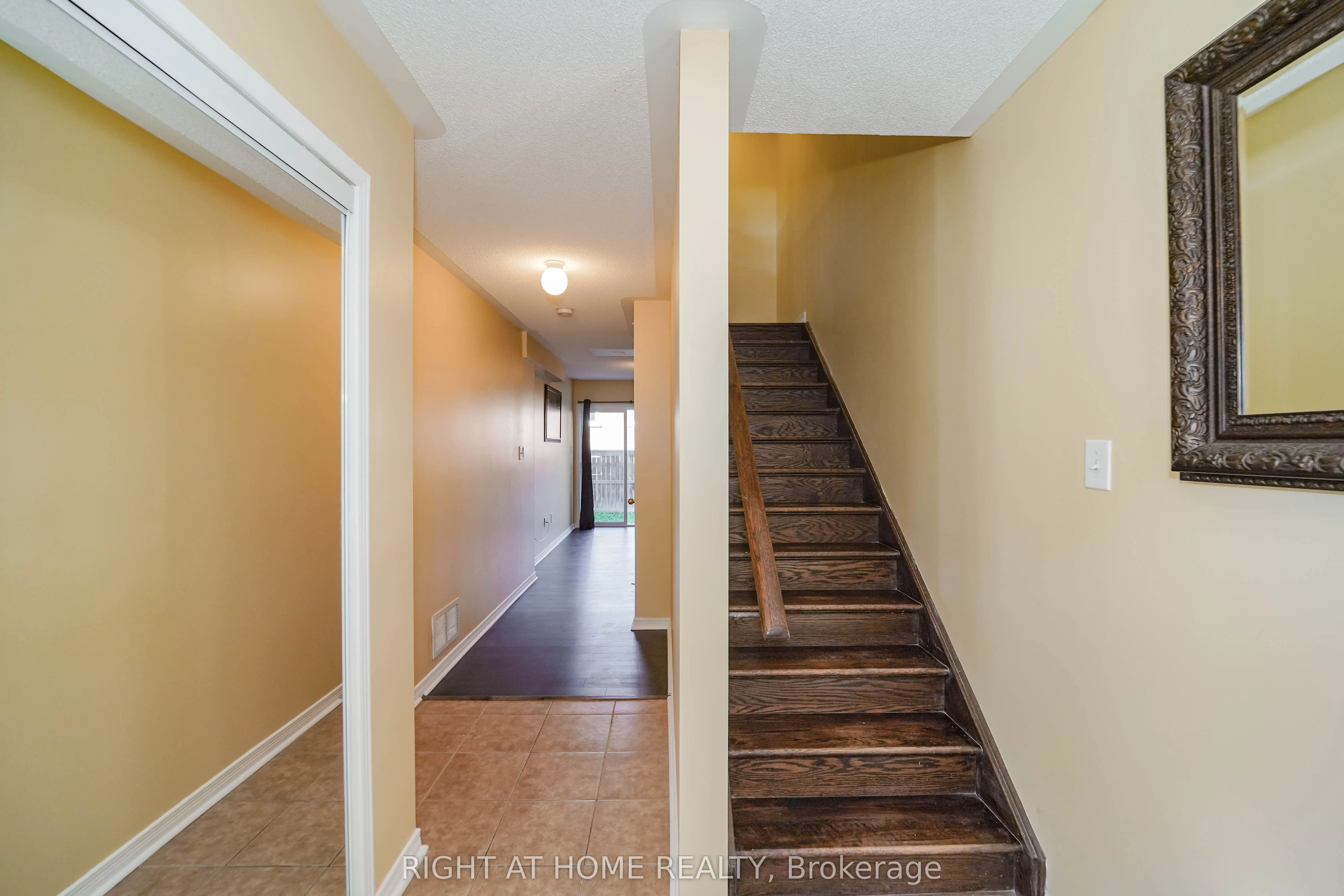 48 Curran Hall Crescent