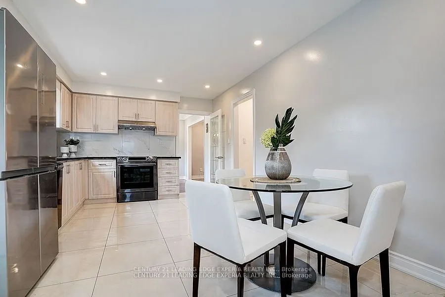 108 Collingsbrook Boulevard