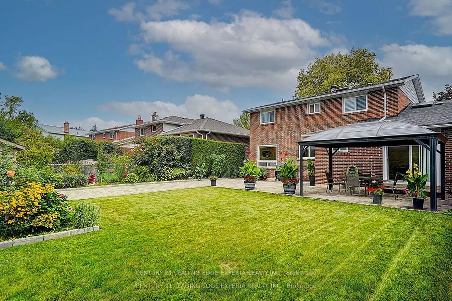 108 Collingsbrook Boulevard