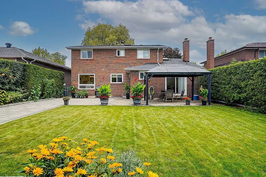 108 Collingsbrook Boulevard