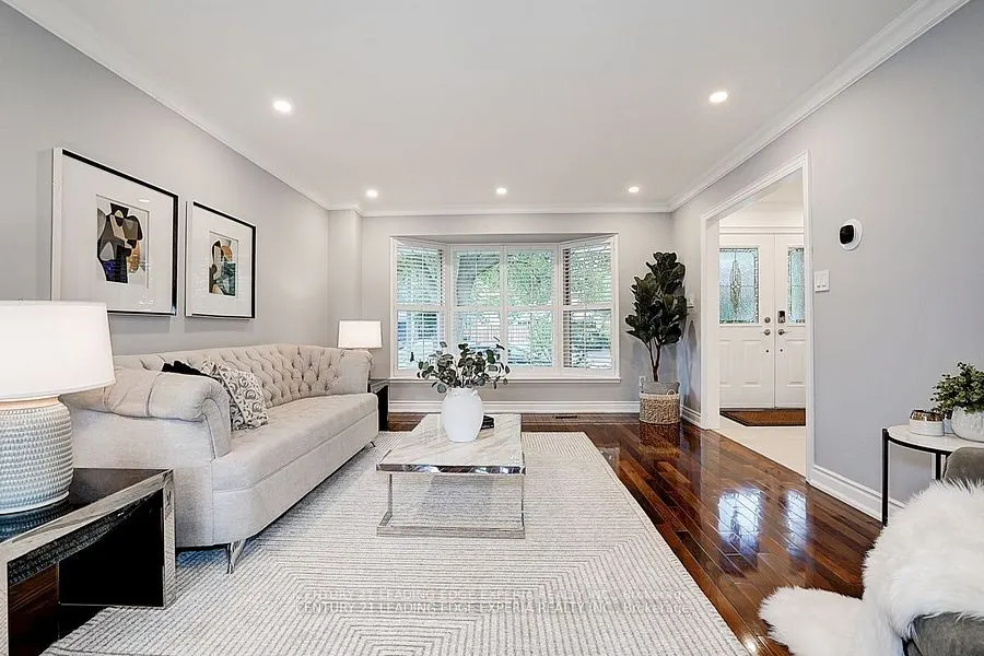 108 Collingsbrook Boulevard
