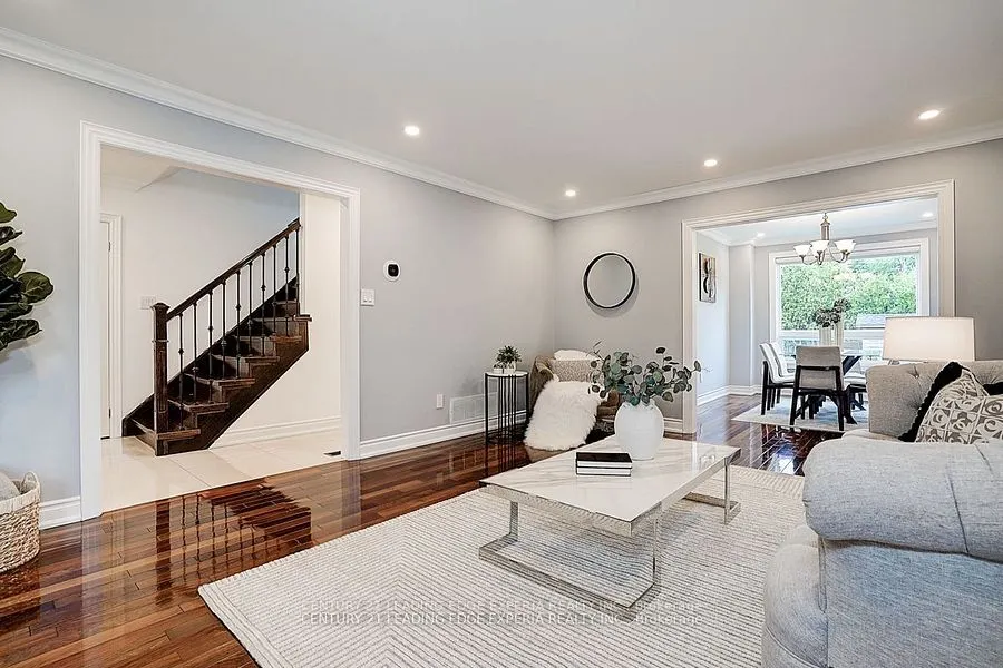 108 Collingsbrook Boulevard