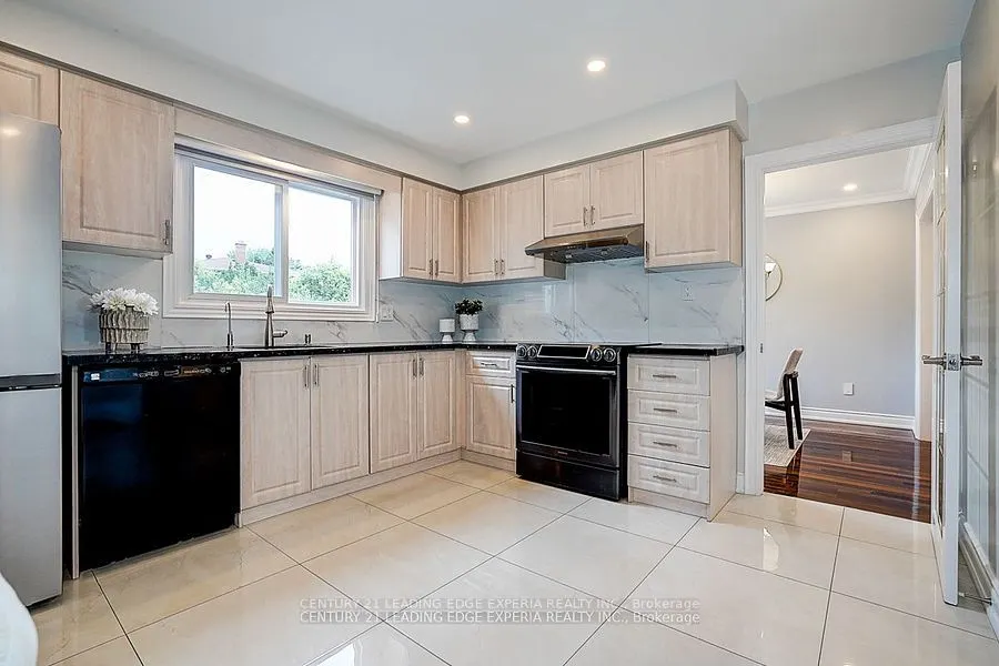 108 Collingsbrook Boulevard
