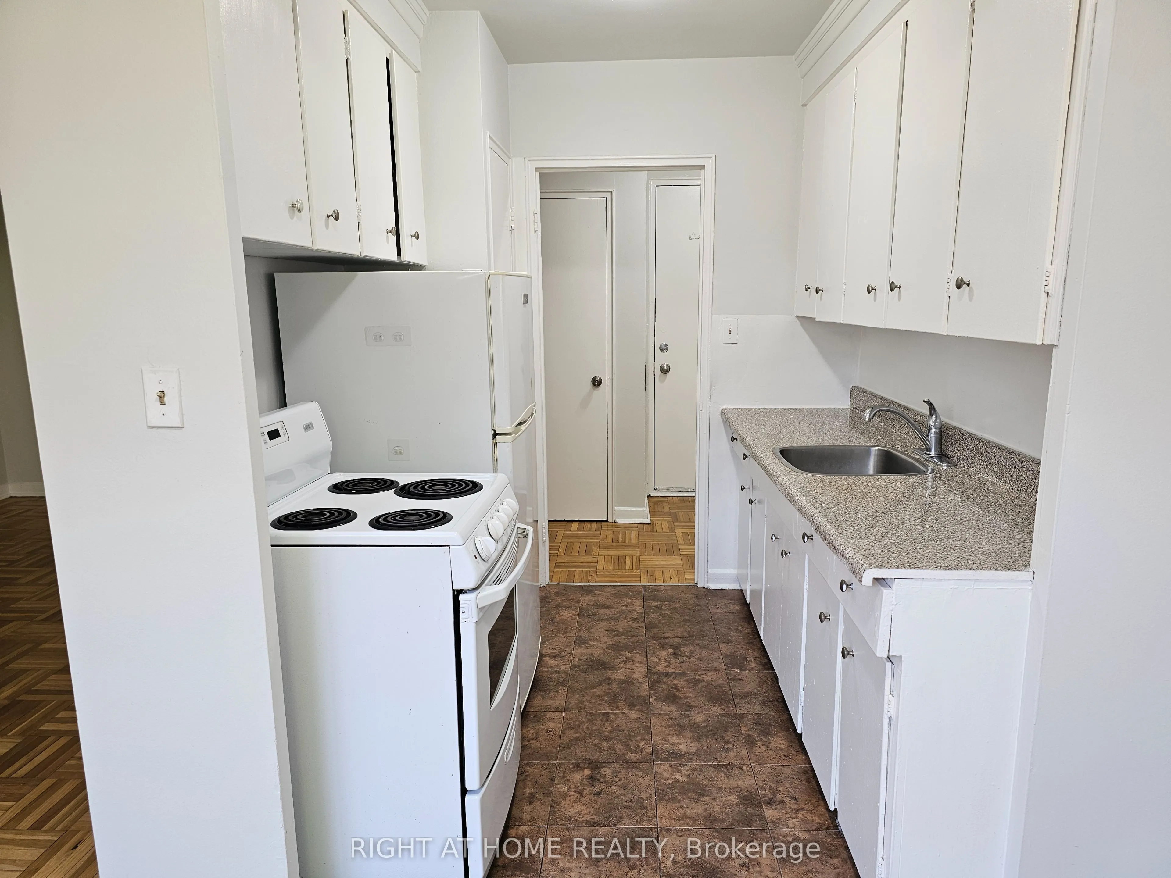 20 Cosburn Avenue, #207