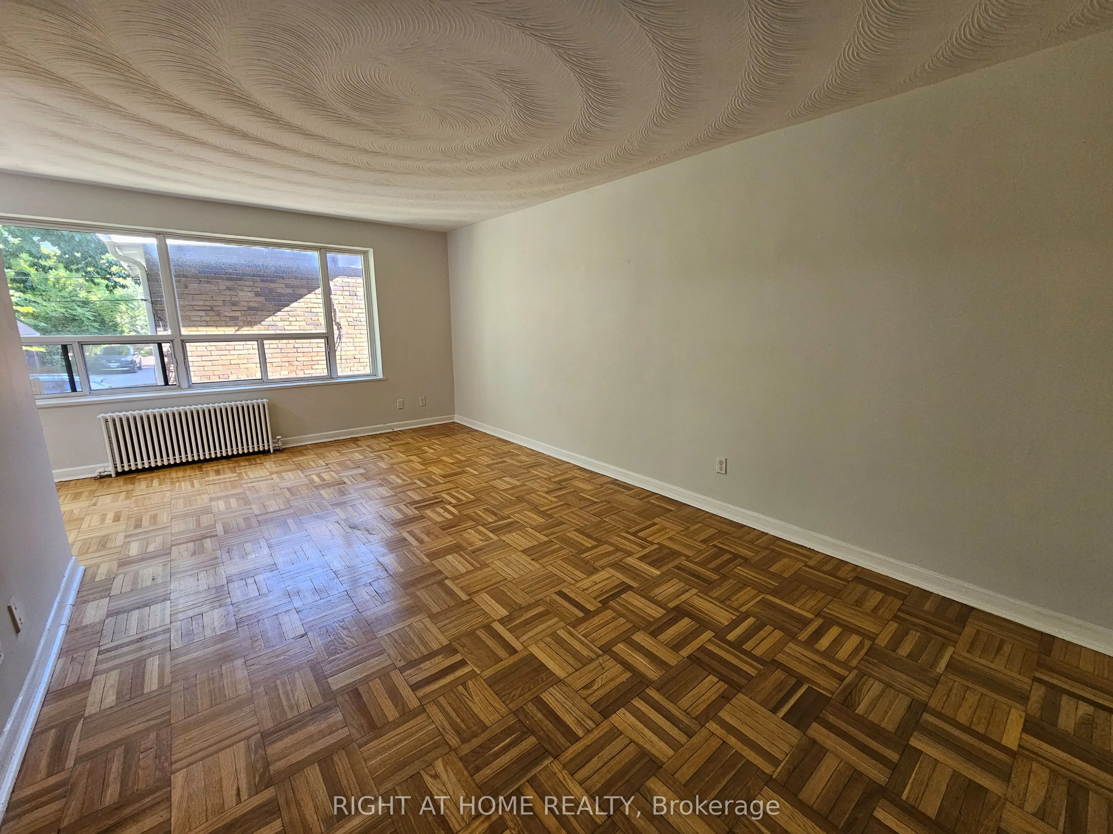 20 Cosburn Avenue, #207