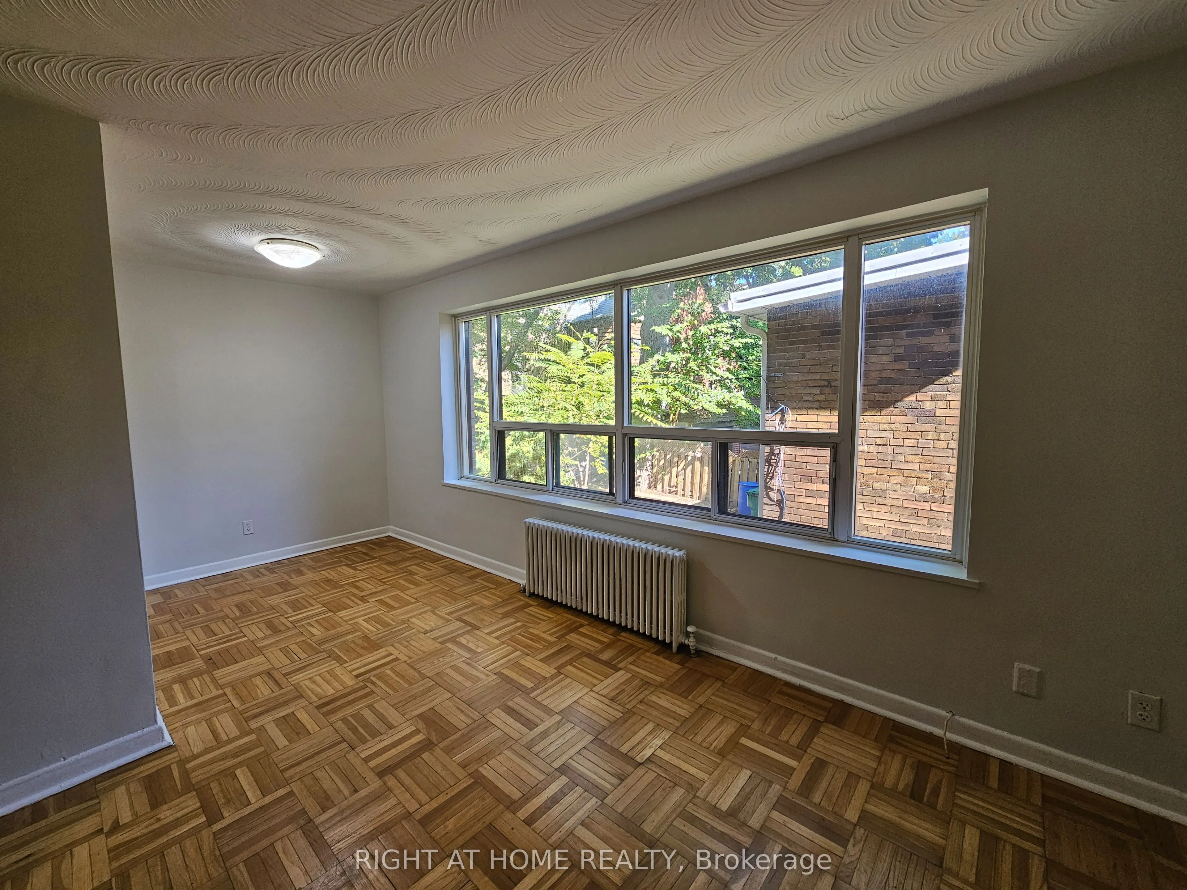 20 Cosburn Avenue, #207