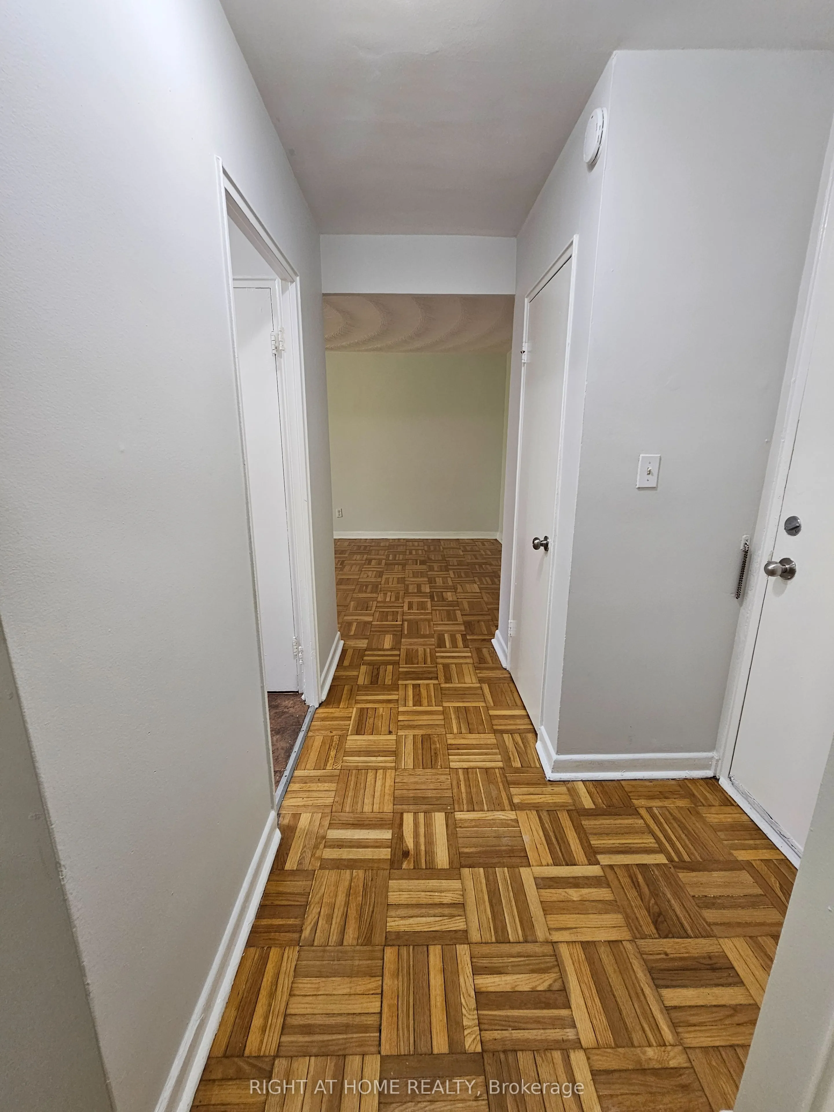 20 Cosburn Avenue, #207