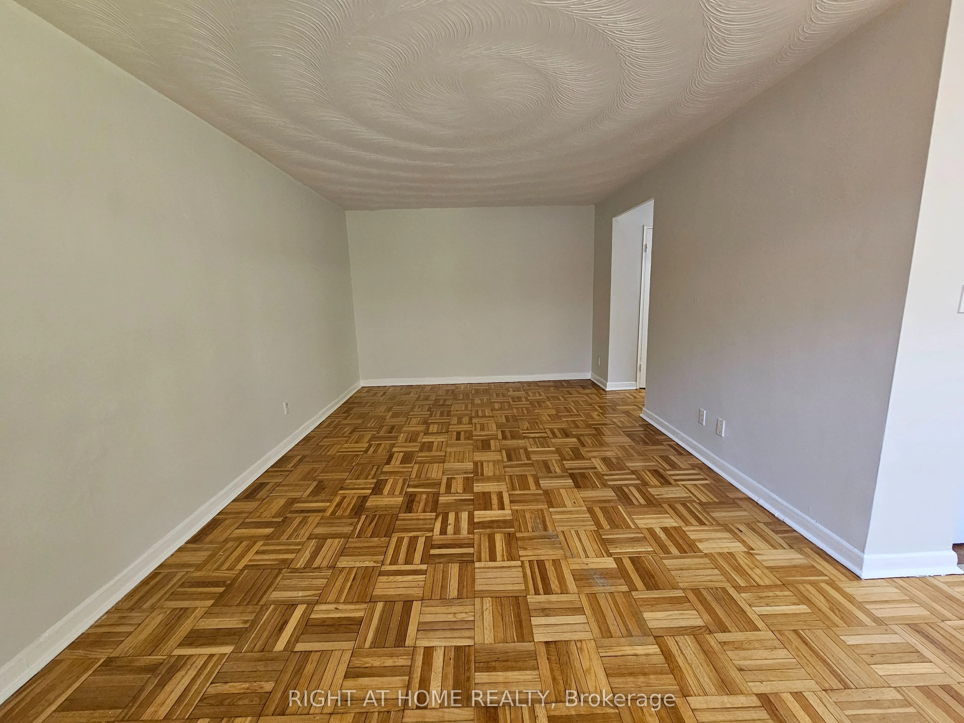 20 Cosburn Avenue, #207