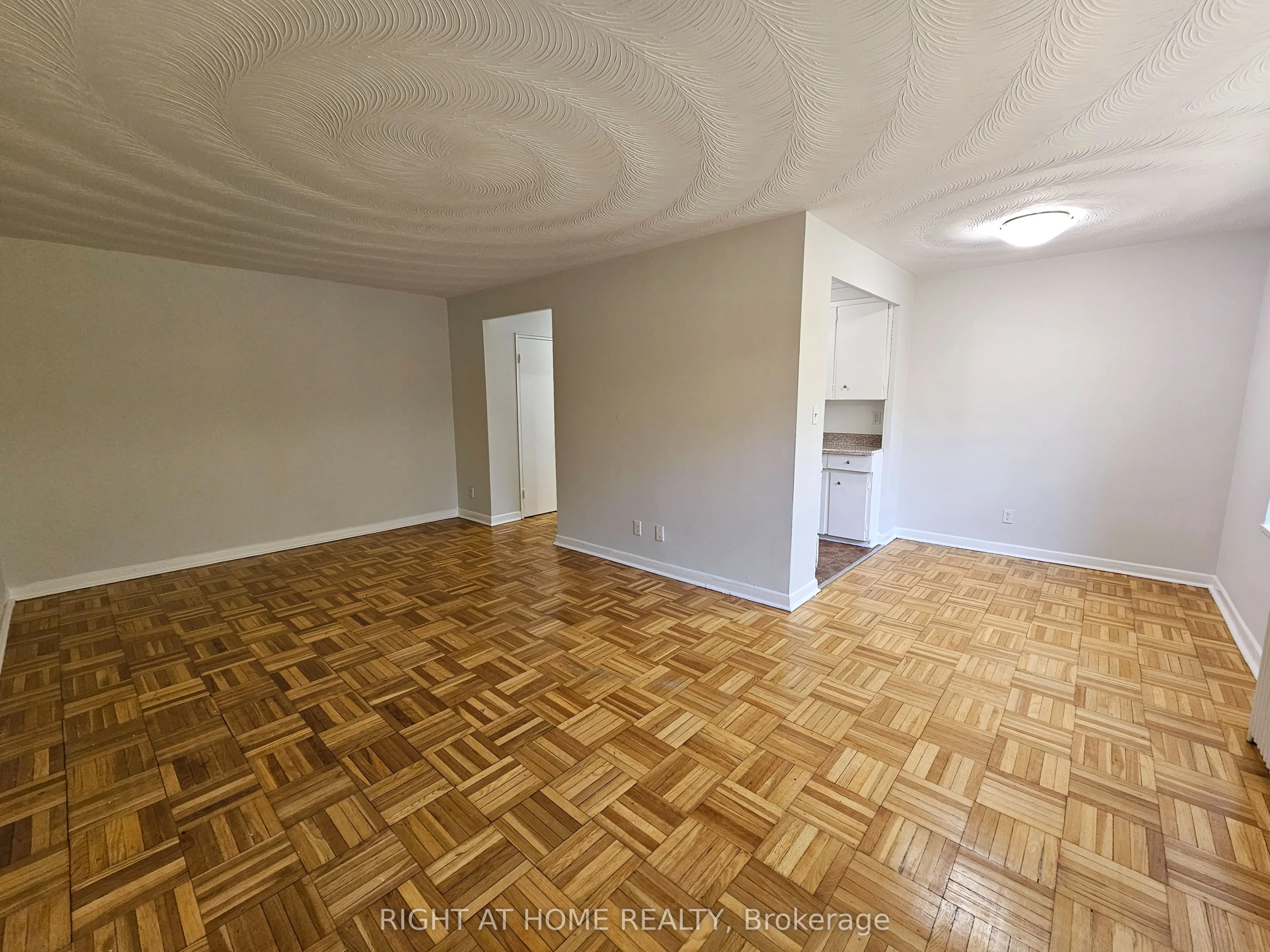 20 Cosburn Avenue, #207