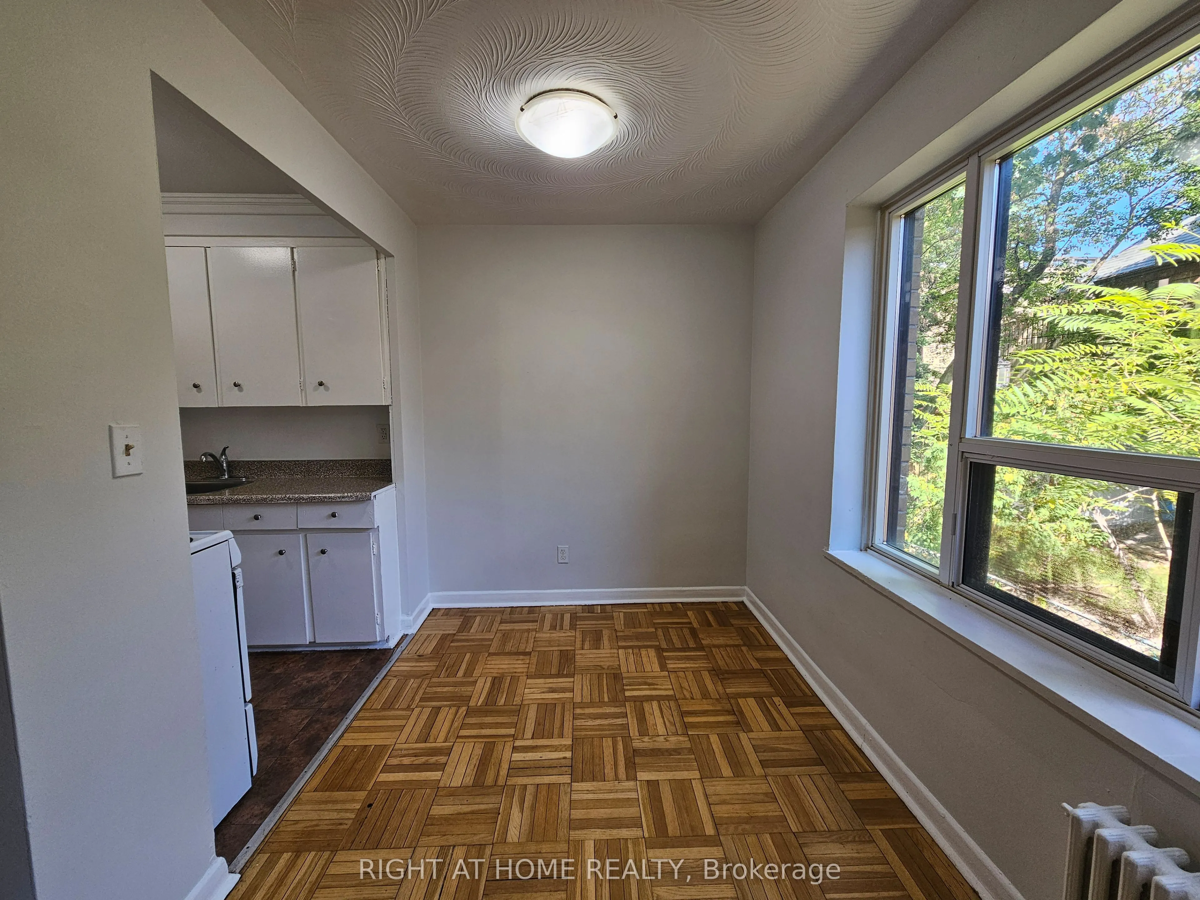 20 Cosburn Avenue, #207