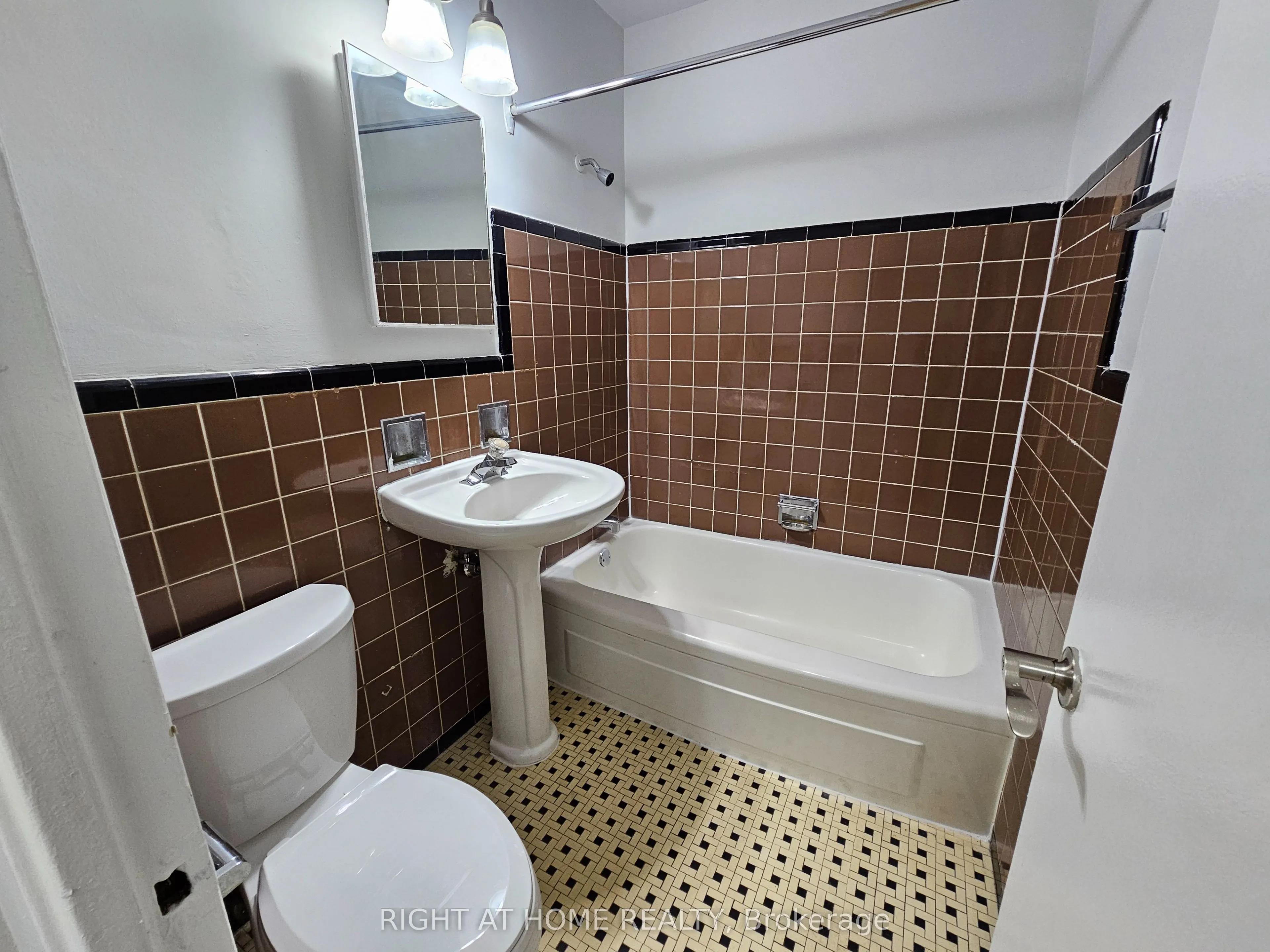 20 Cosburn Avenue, #207