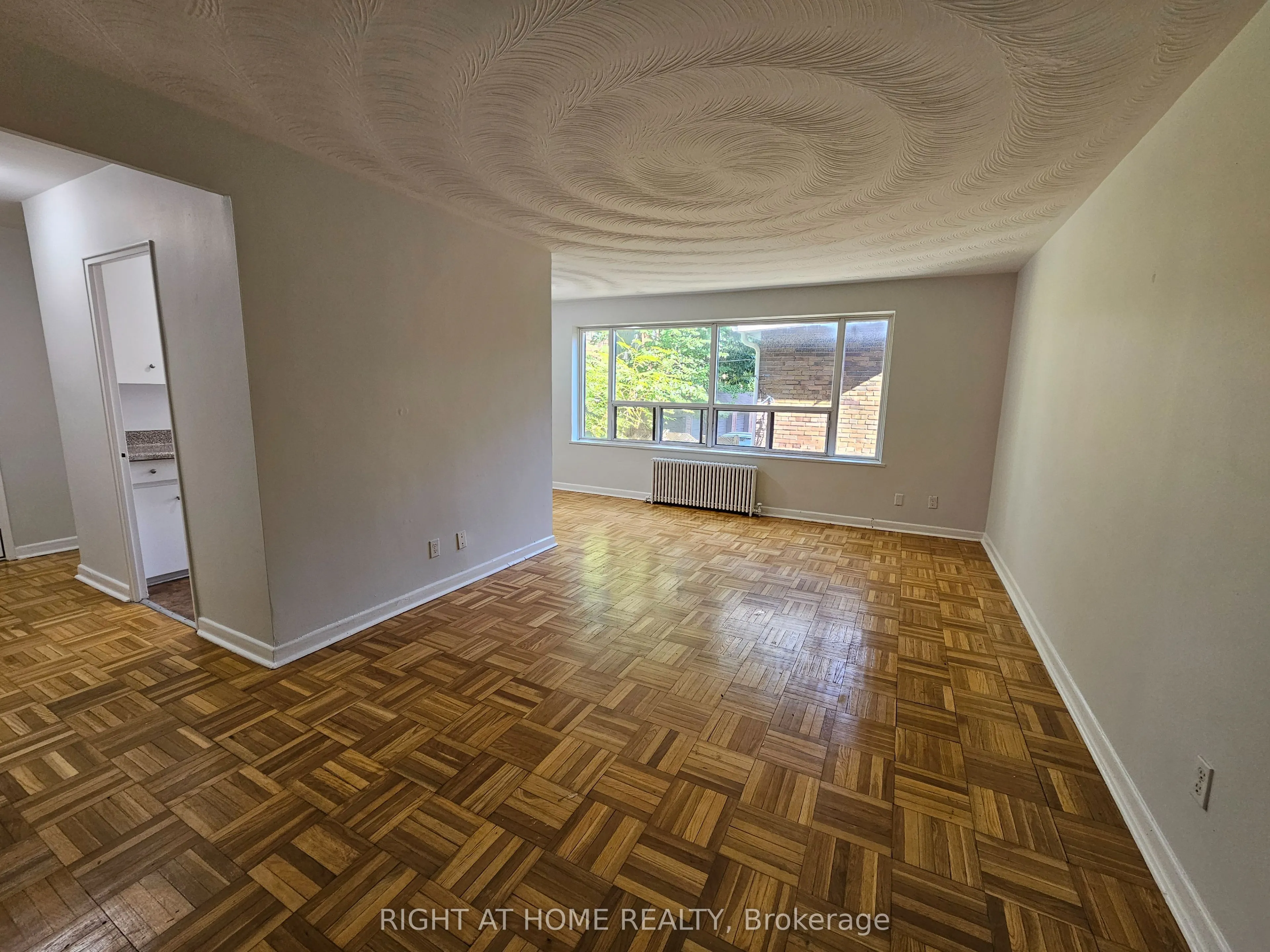 20 Cosburn Avenue, #207