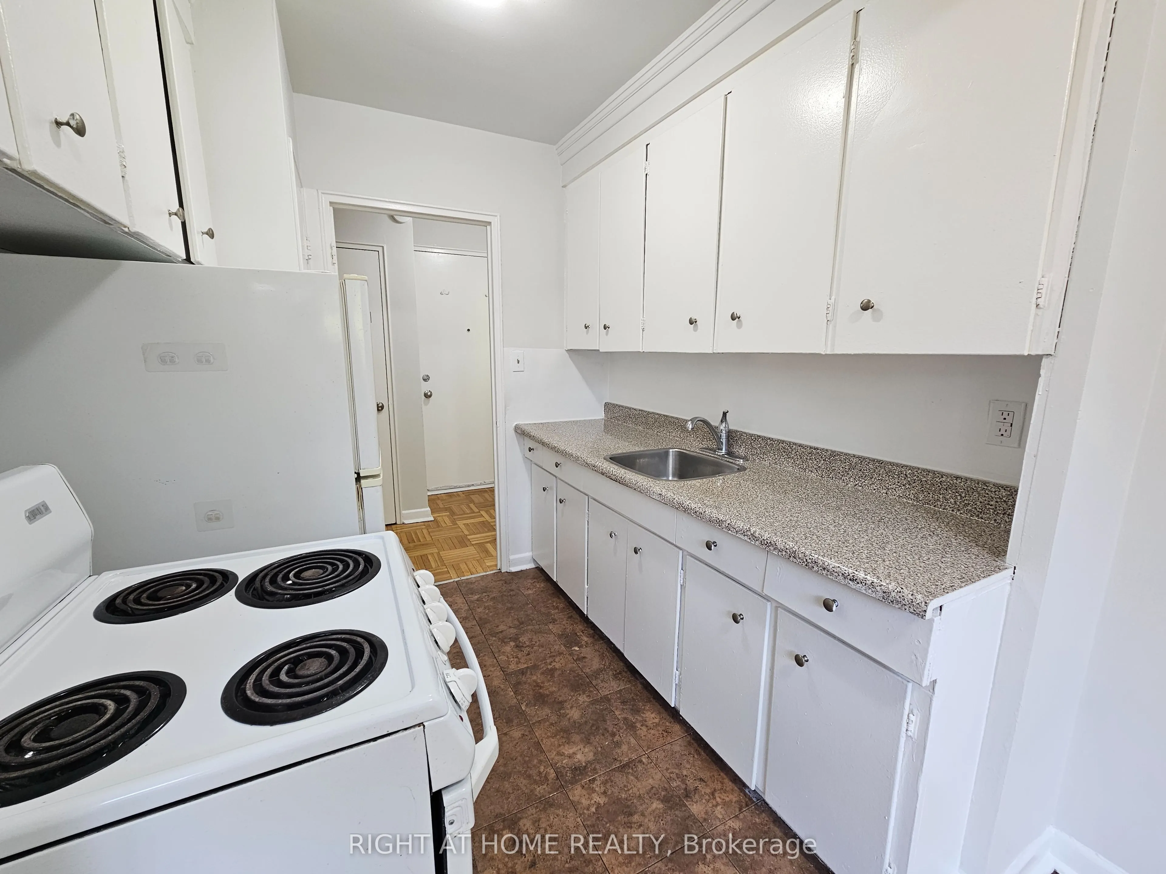 20 Cosburn Avenue, #207