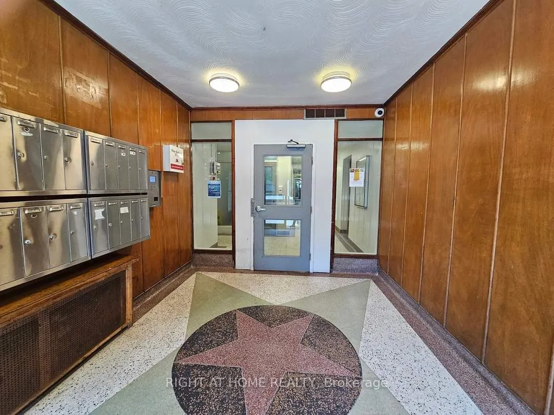 20 Cosburn Avenue, #207