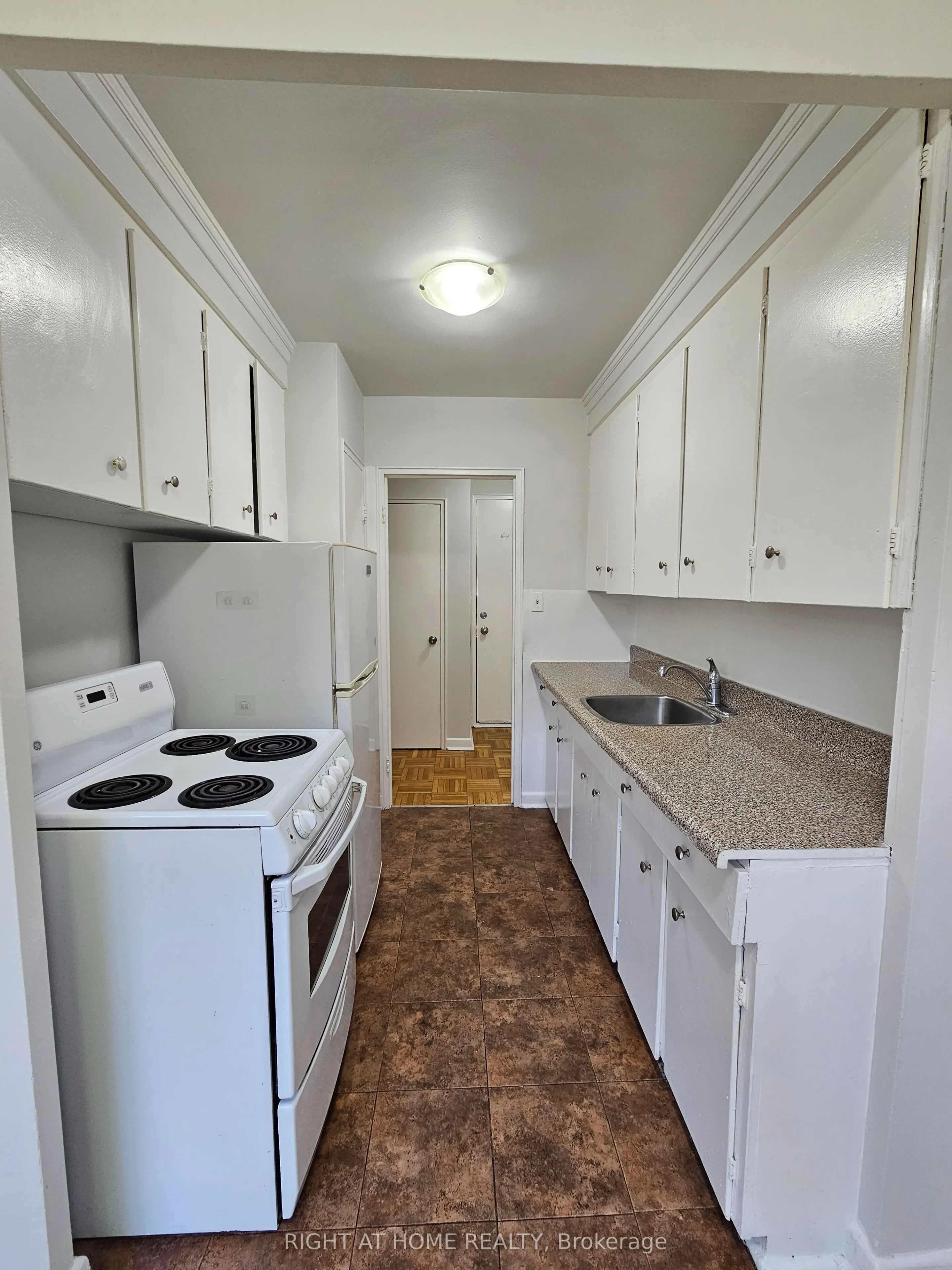 20 Cosburn Avenue, #207