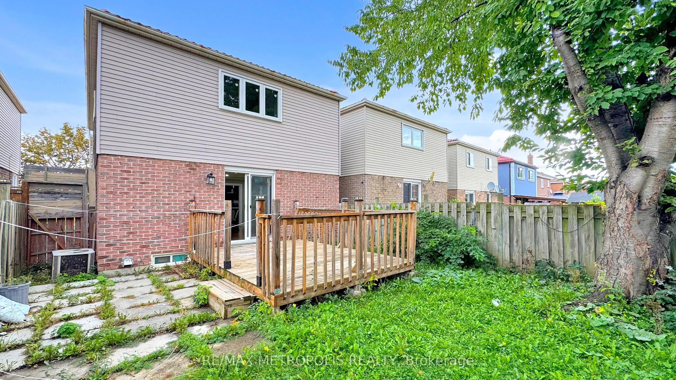 61 Horseshoe Crescent, #Main