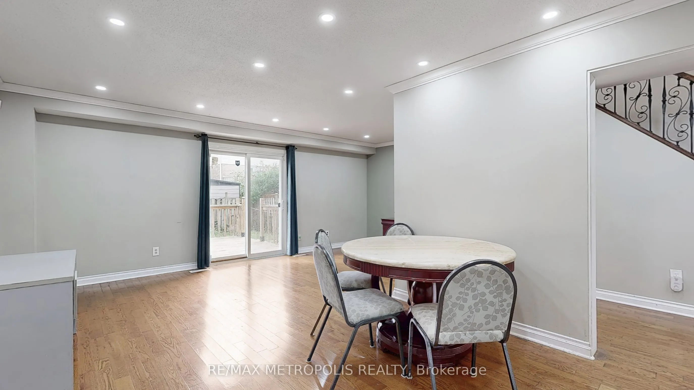 61 Horseshoe Crescent, #Main