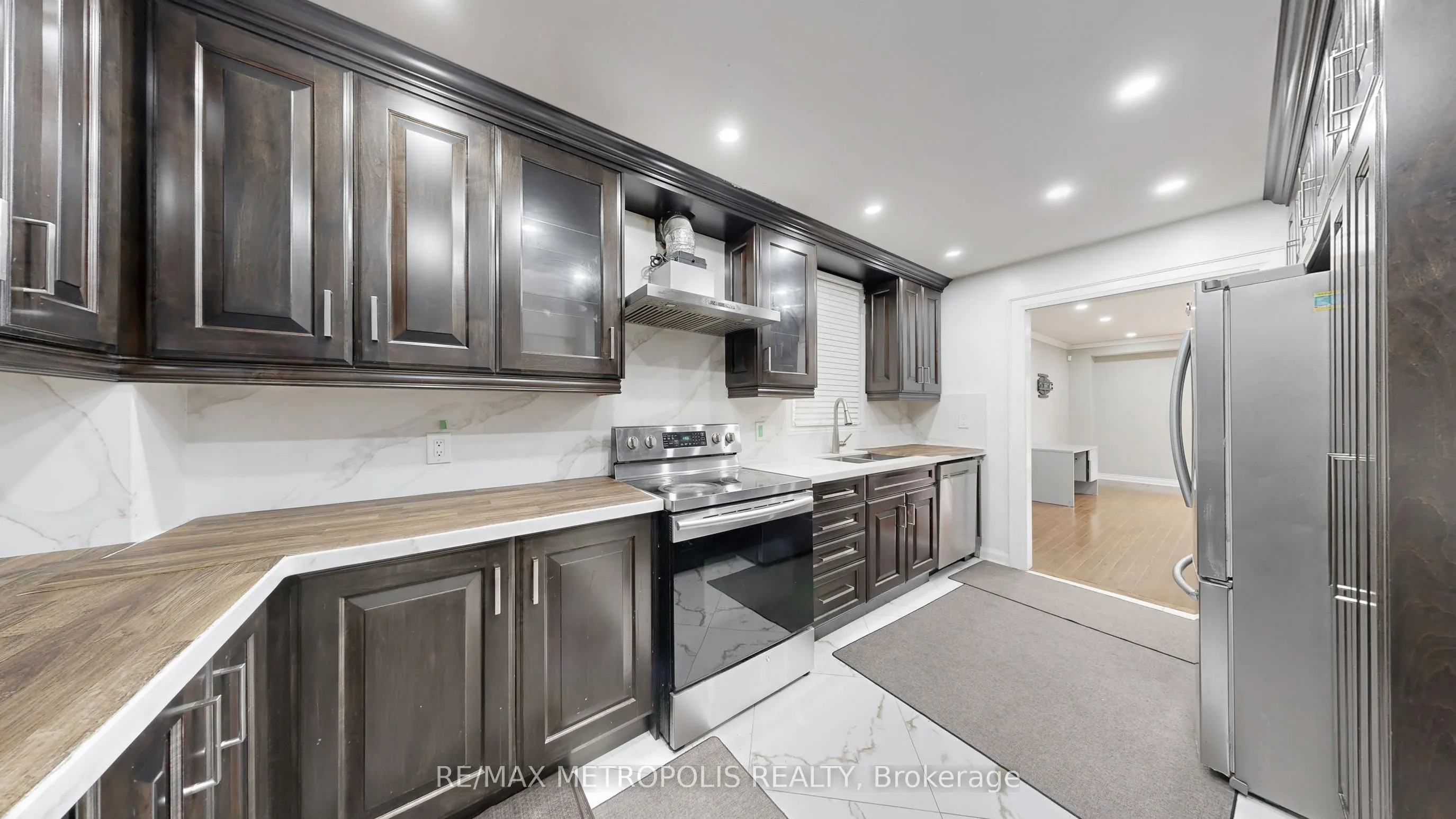 61 Horseshoe Crescent, #Main