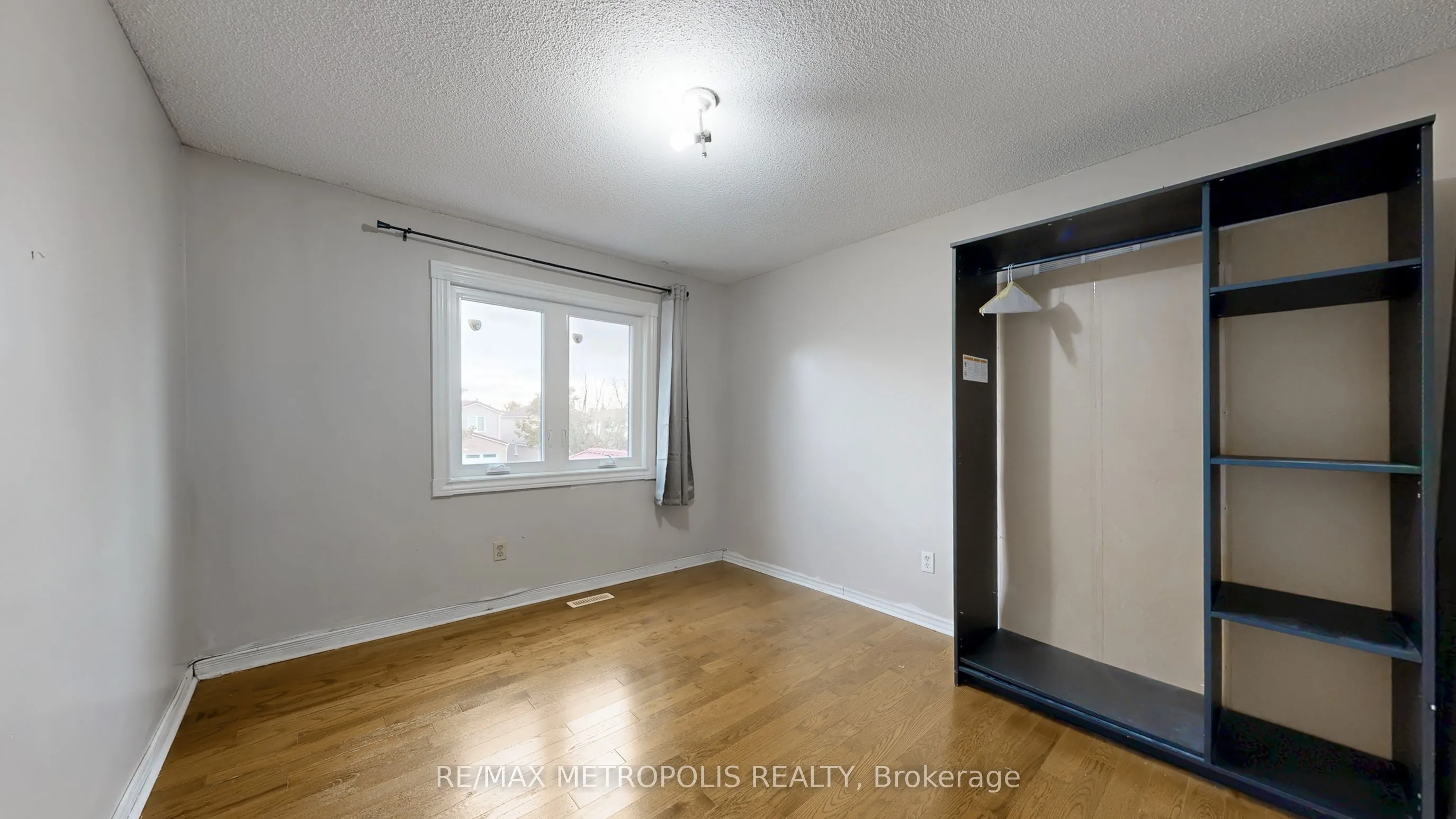 61 Horseshoe Crescent, #Main