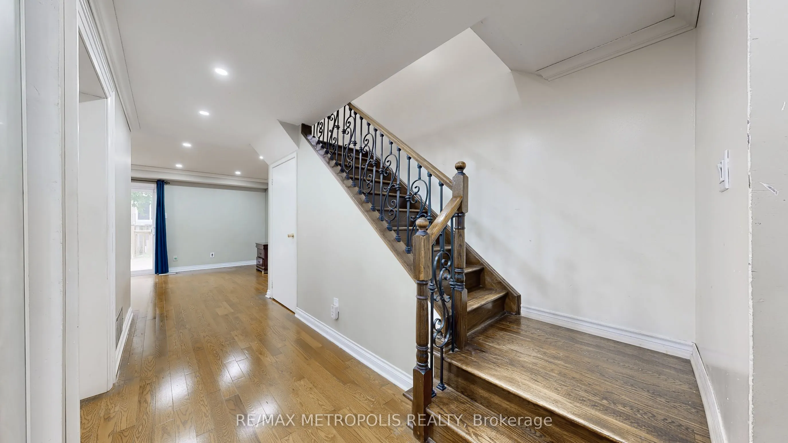 61 Horseshoe Crescent, #Main