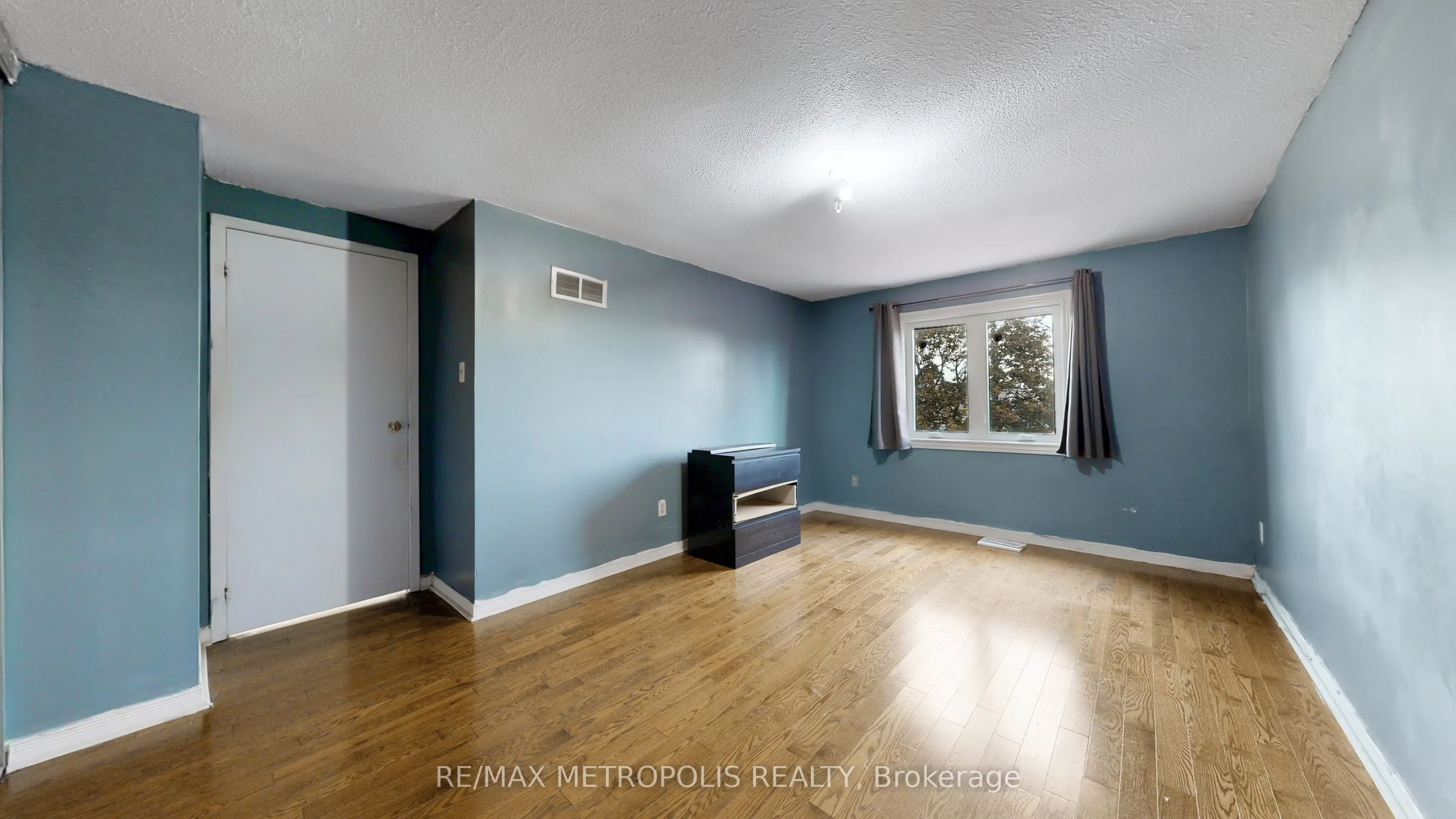 61 Horseshoe Crescent, #Main