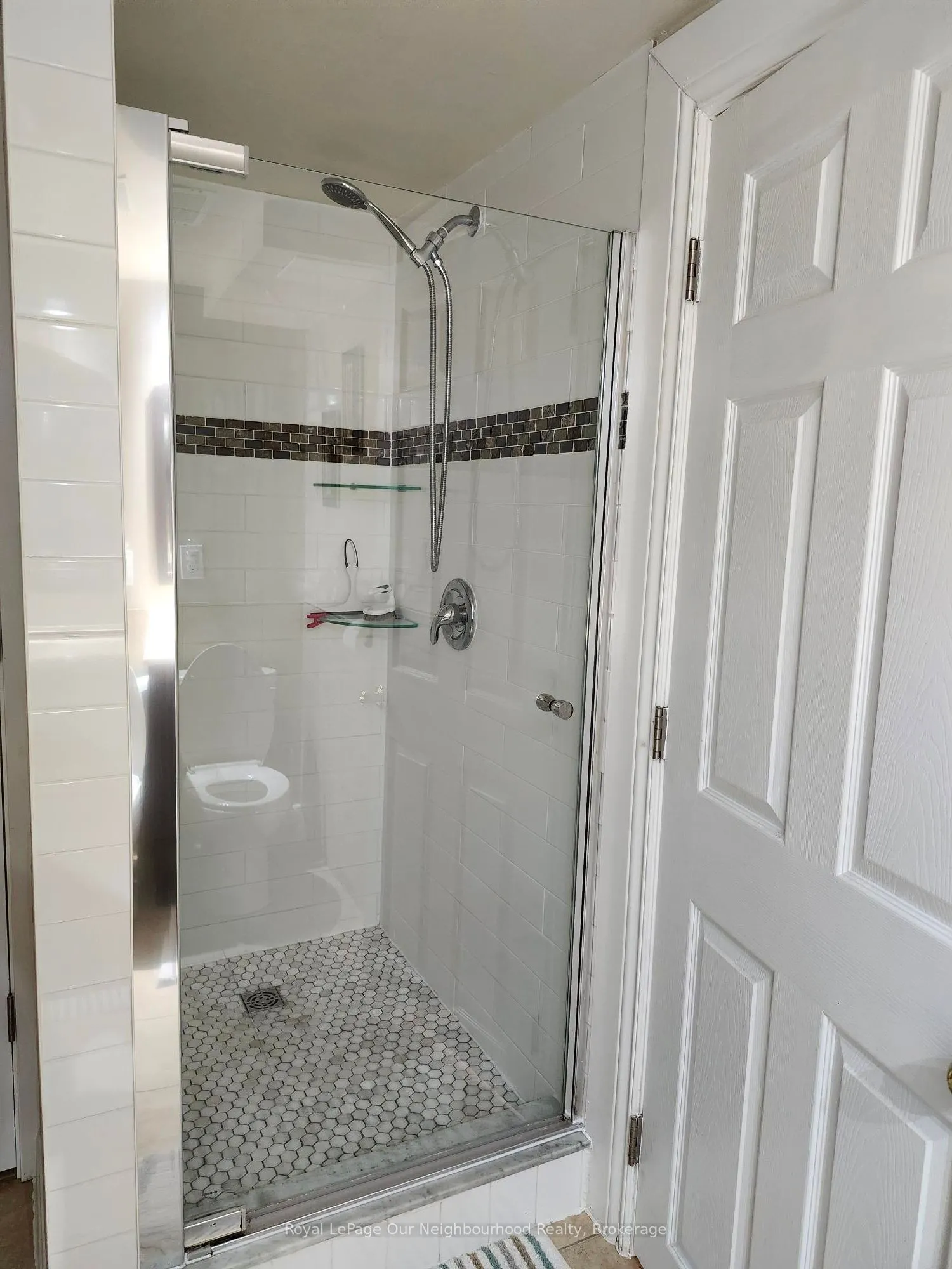 21 Sunset Road, #Lower