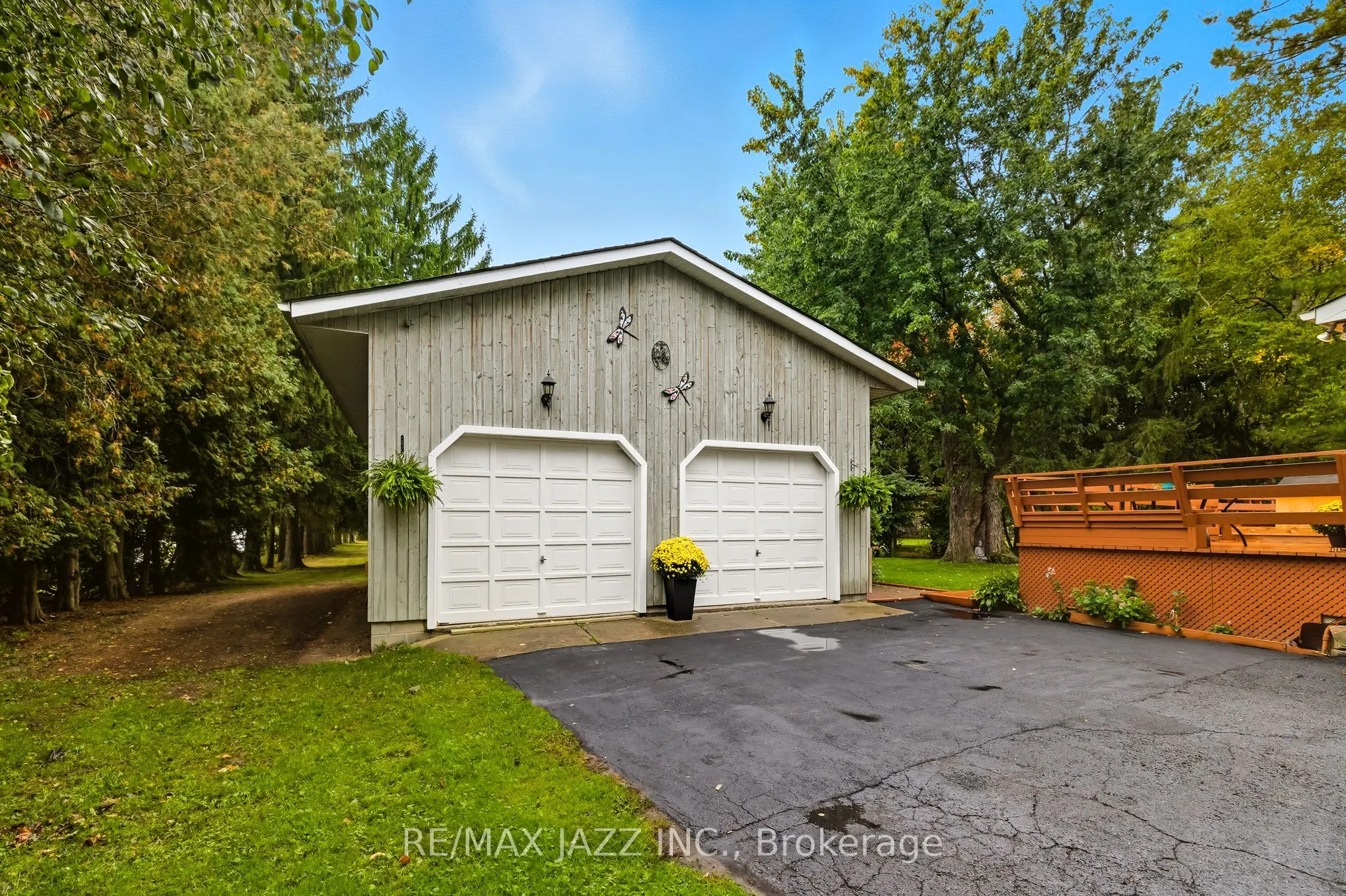 73 Columbus Road E