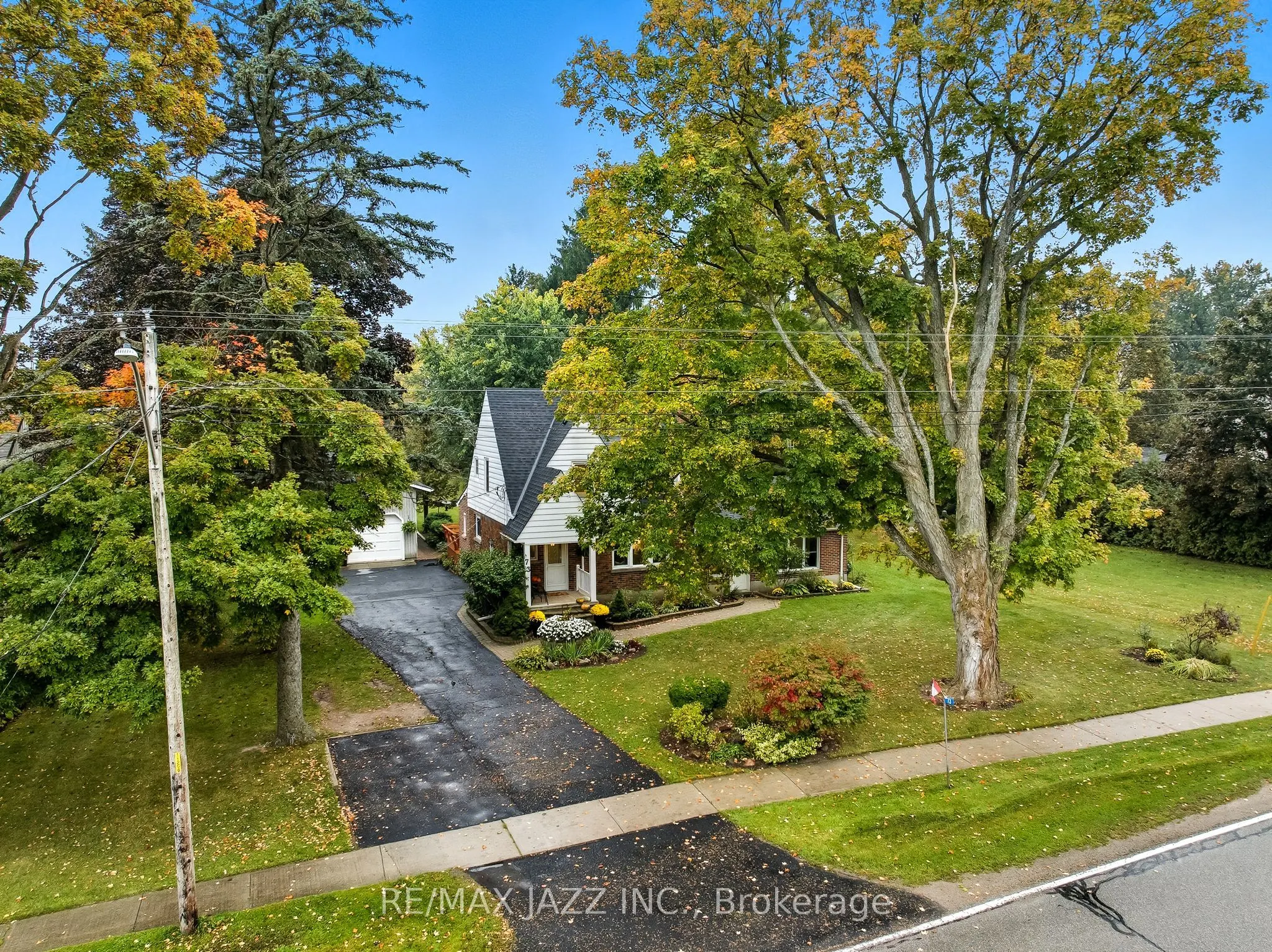 73 Columbus Road E