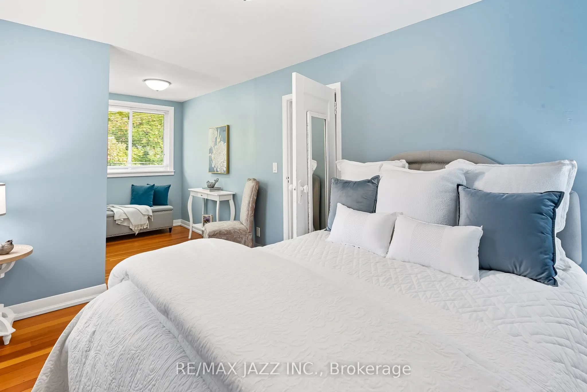 73 Columbus Road E