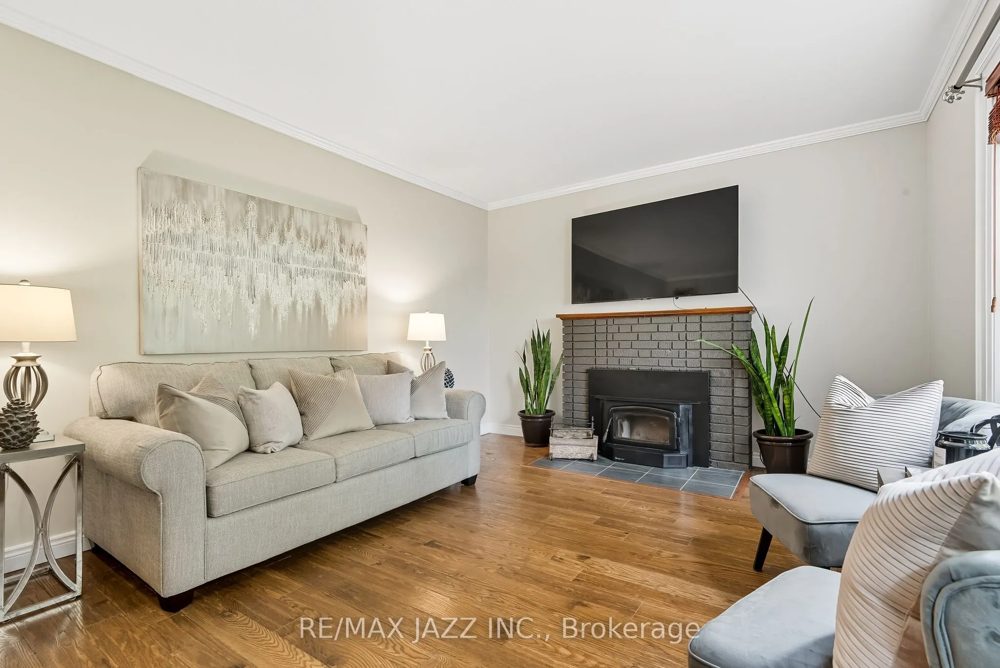 73 Columbus Road E