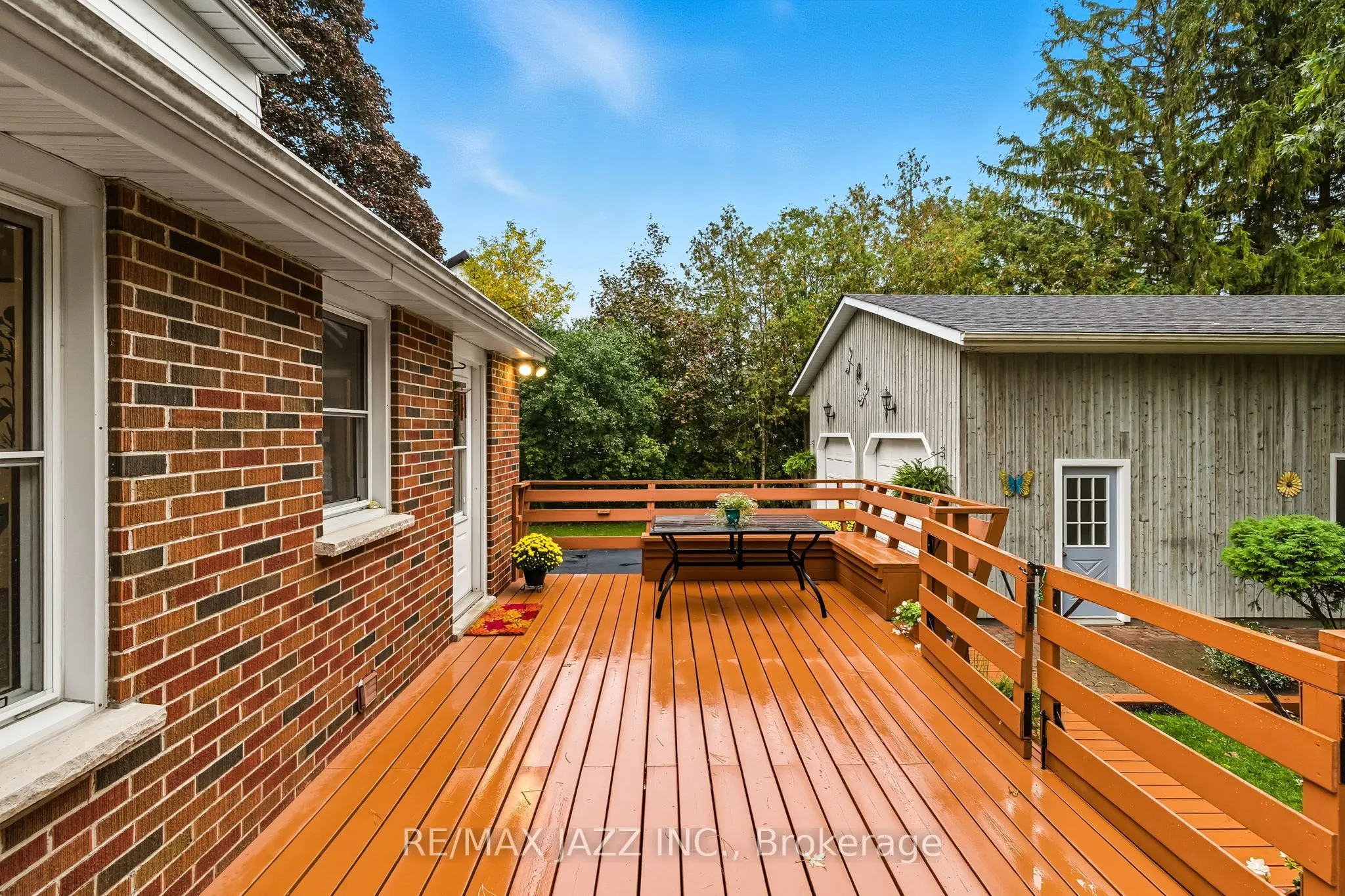 73 Columbus Road E
