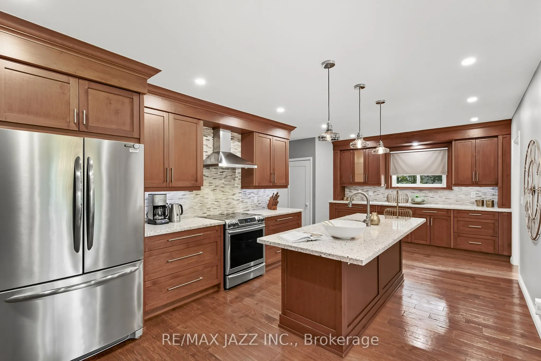 73 Columbus Road E
